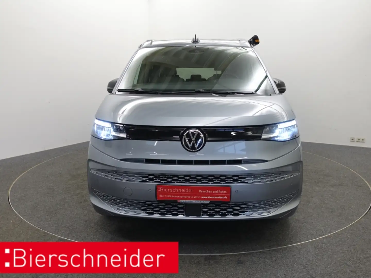 Volkswagen T7 California Beach 2.0TDI DSG Camper ALU 17 AHK GJR NAVI KAMERA Stříbrná - 2