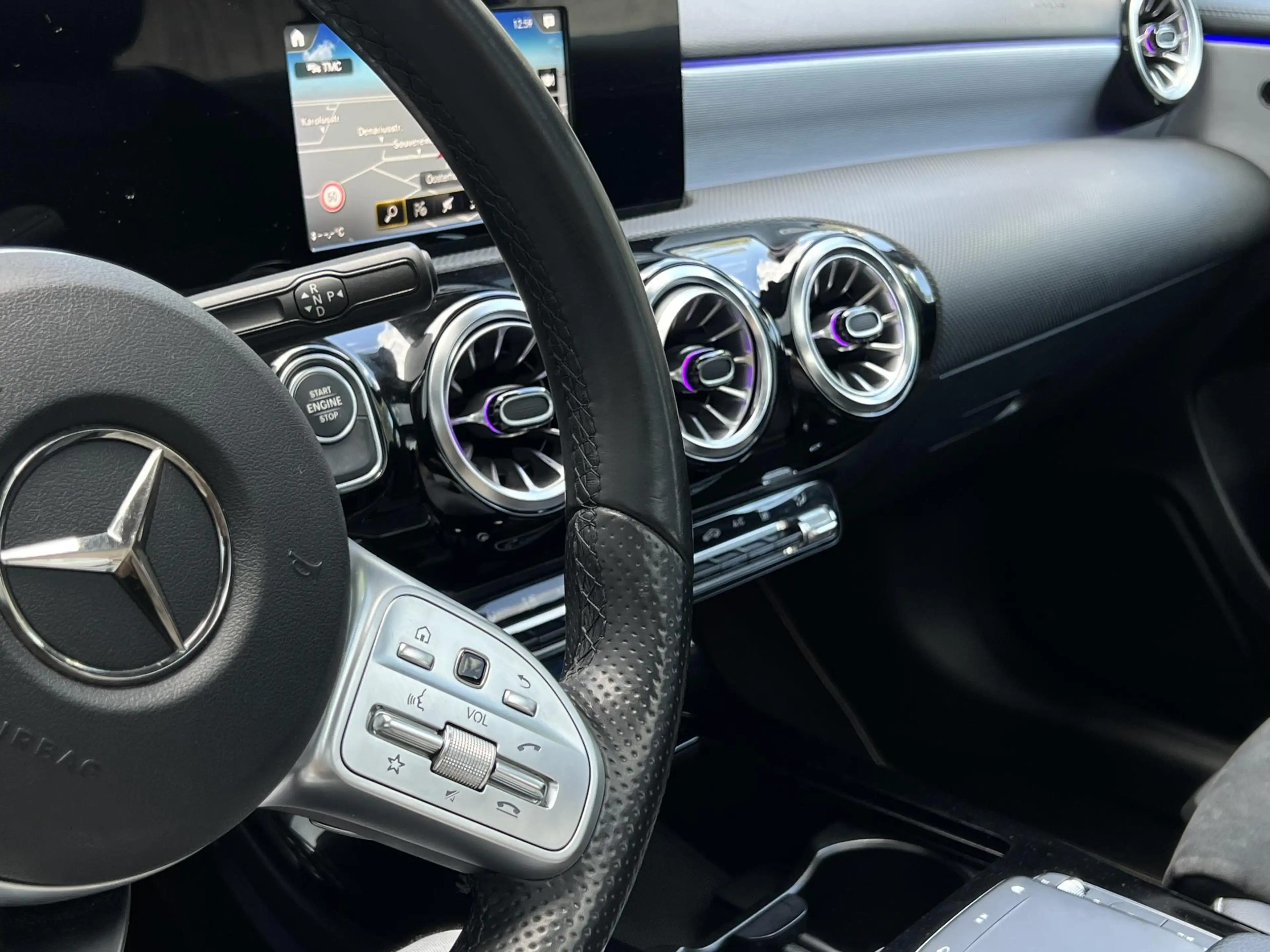 Mercedes-Benz A 250 e AMG PANO KEYLESS SFEER ACC LANE DODEHOEK — photo 13