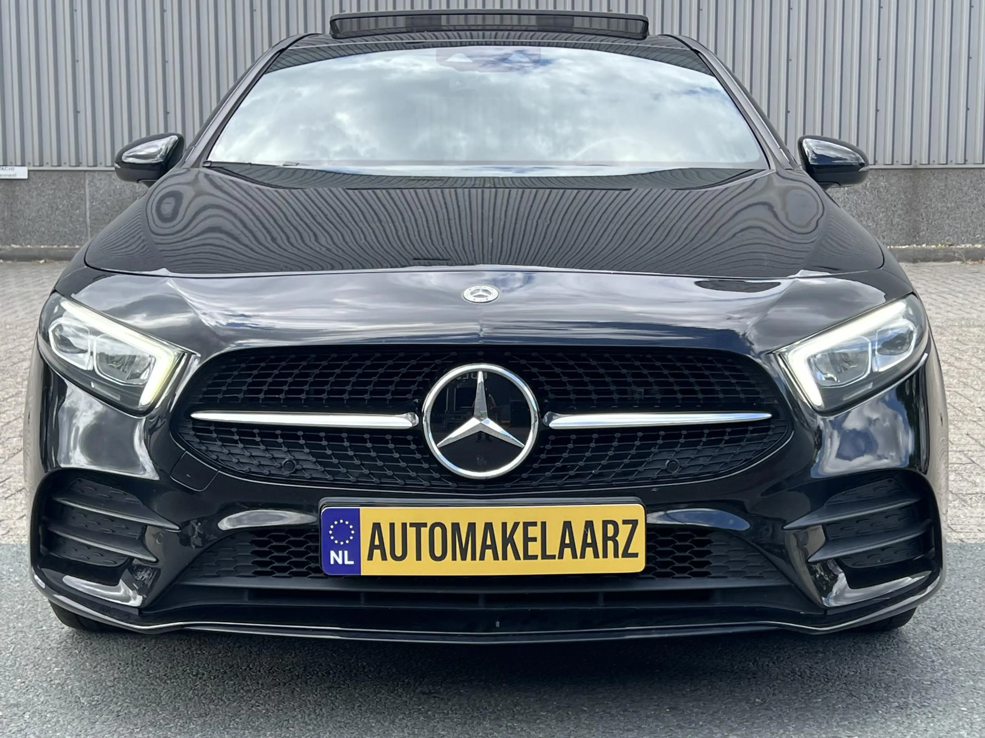 Mercedes-Benz A 250 e AMG PANO KEYLESS SFEER ACC LANE DODEHOEK — photo 2