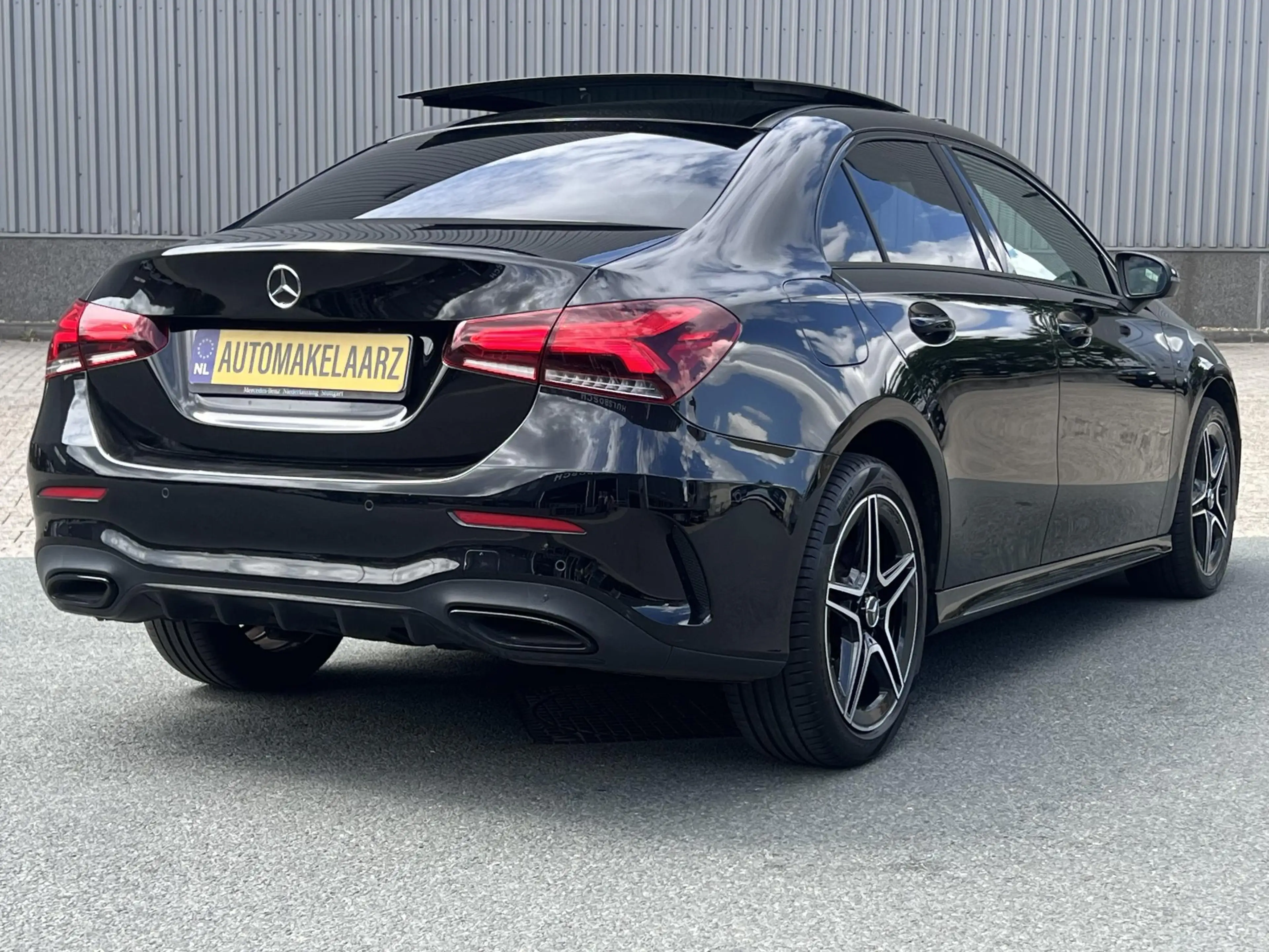 Mercedes-Benz A 250 e AMG PANO KEYLESS SFEER ACC LANE DODEHOEK — photo 8