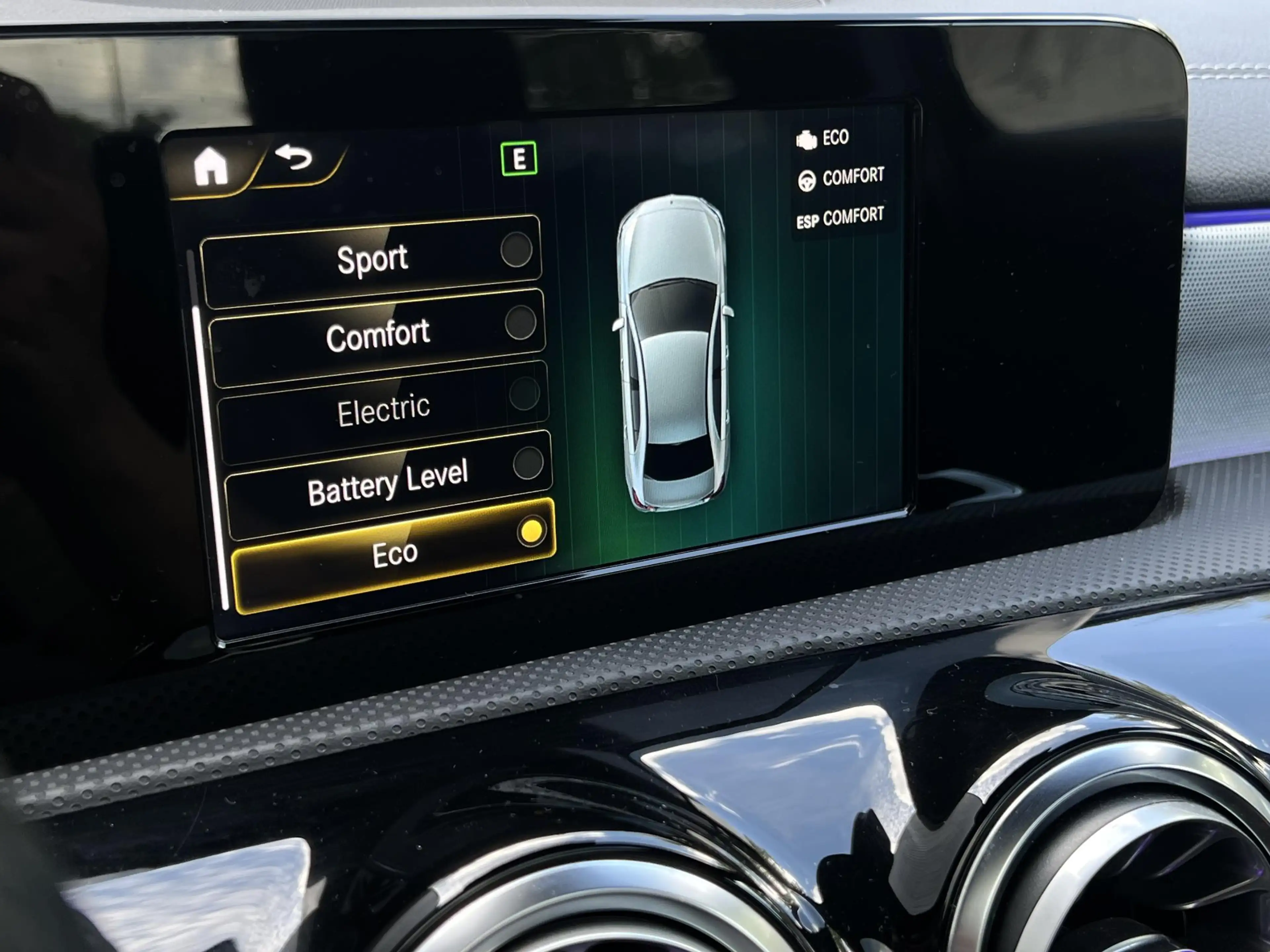 Mercedes-Benz A 250 e AMG PANO KEYLESS SFEER ACC LANE DODEHOEK — photo 15
