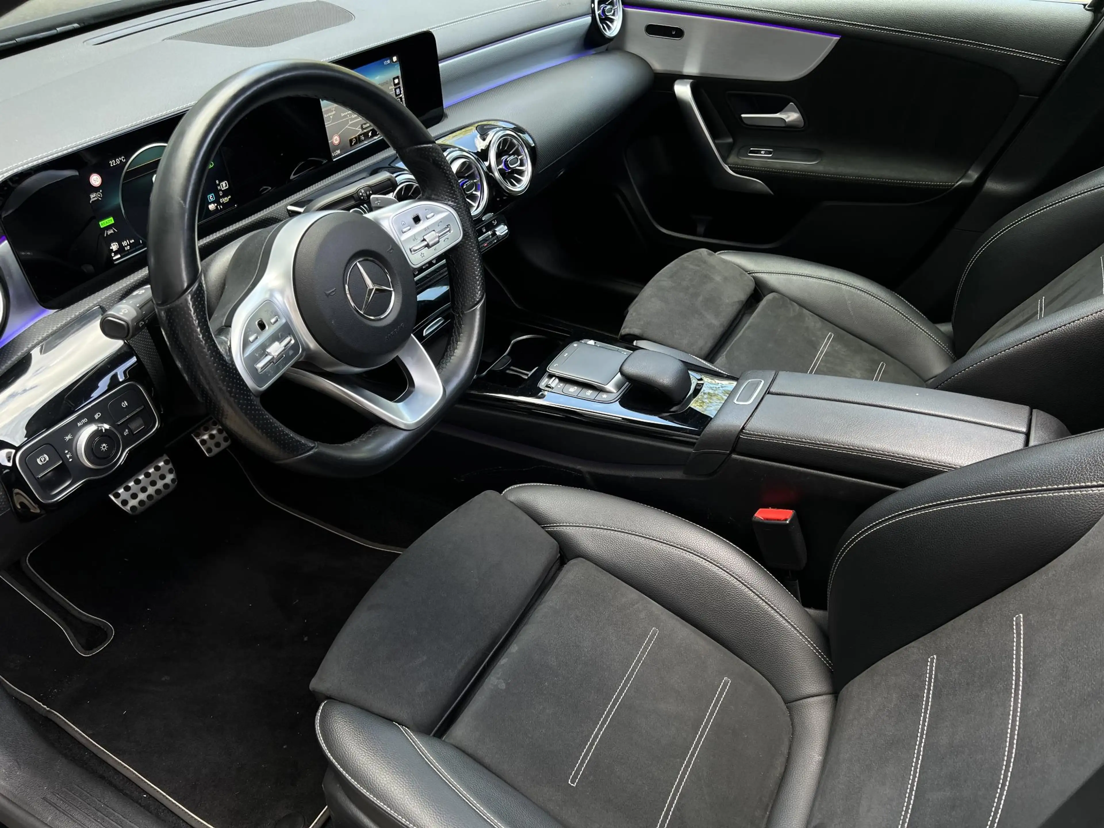 Mercedes-Benz A 250 e AMG PANO KEYLESS SFEER ACC LANE DODEHOEK — photo 10