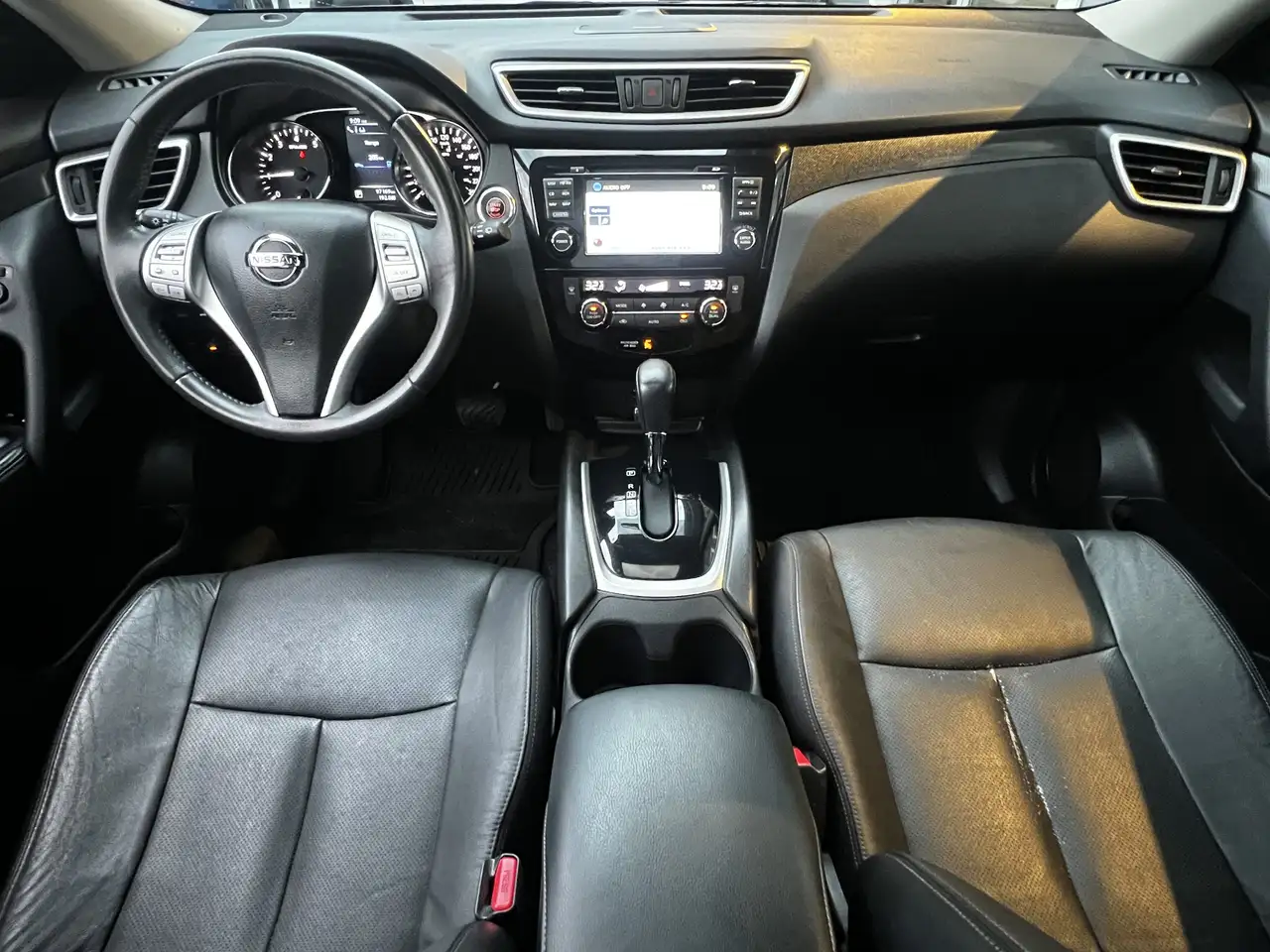 Nissan Rogue снимка Nissan Rogue