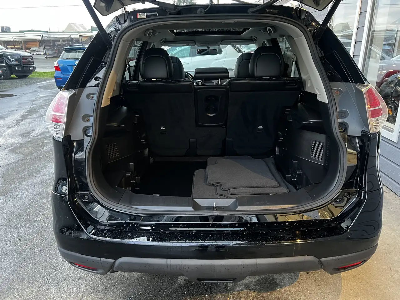 Nissan Rogue снимка Nissan Rogue