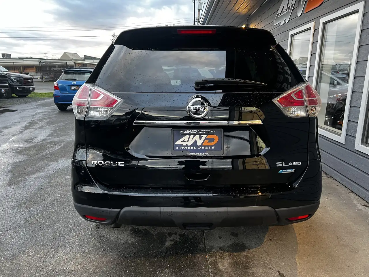 Nissan Rogue снимка Nissan Rogue