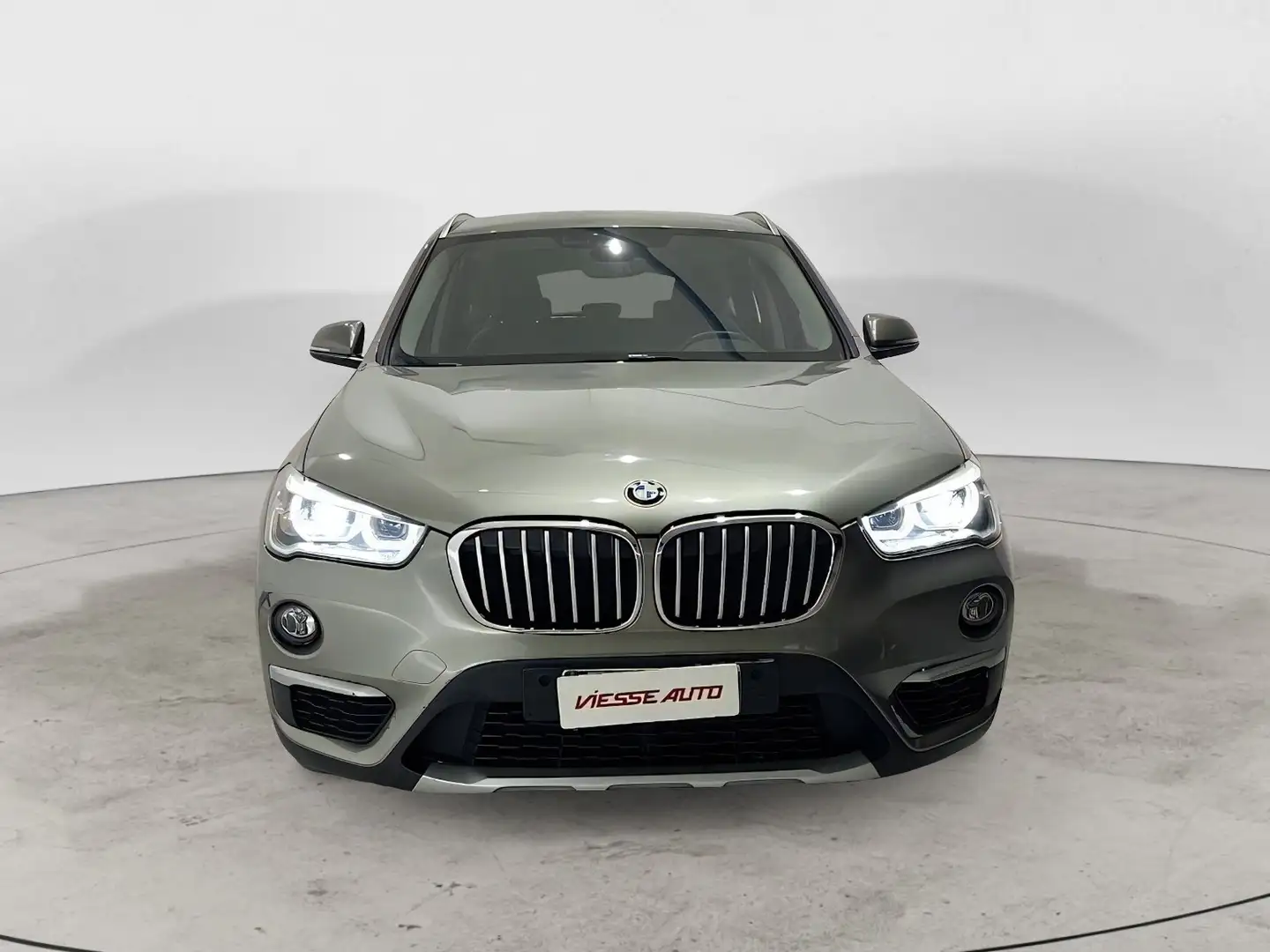 BMW X1 X1 xdrive18d Business auto Grigio - 2