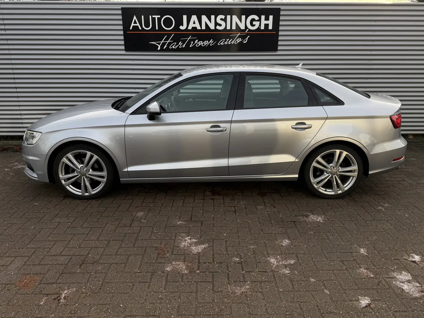 Audi A3 Limousine 1.4 TFSI Ambition Pro Line S met slechts Grau - 2