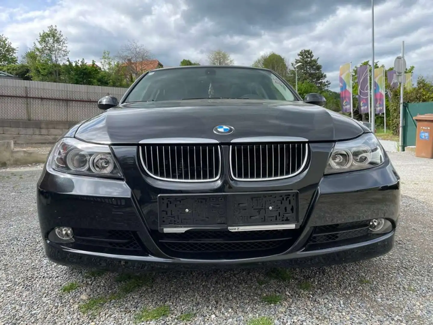 BMW 325 325i Schwarz - 2