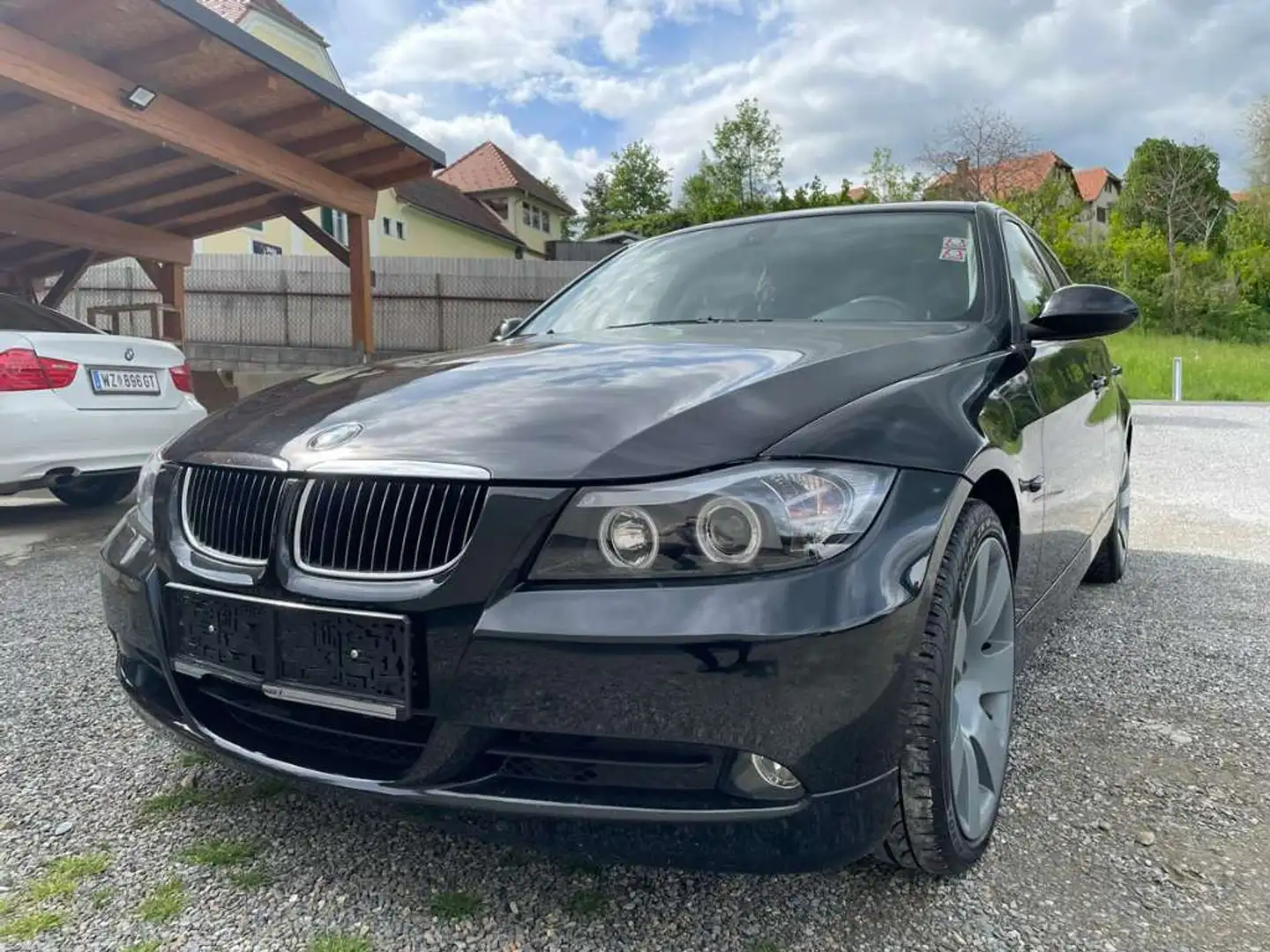 BMW 325 325i Schwarz - 1