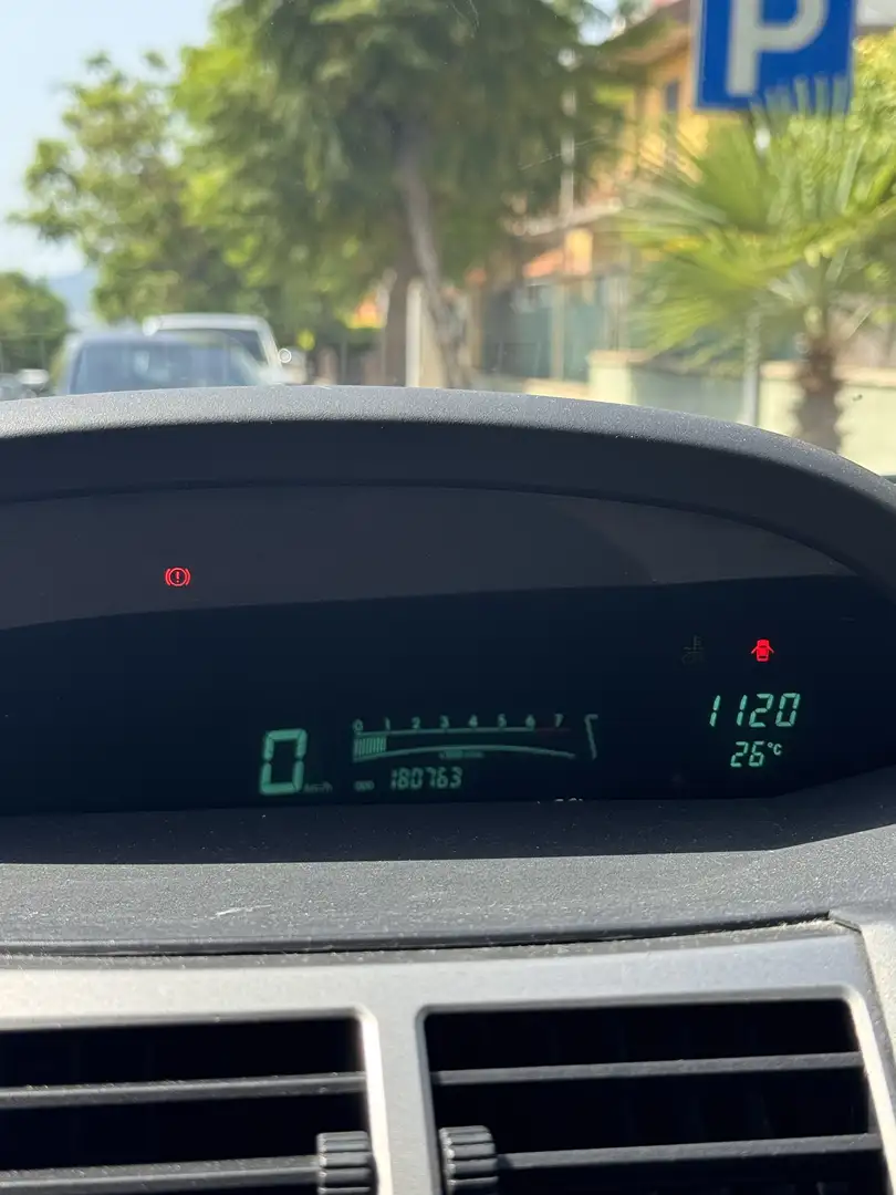 Toyota Yaris 5p 1.0 Expo c/clima - 1