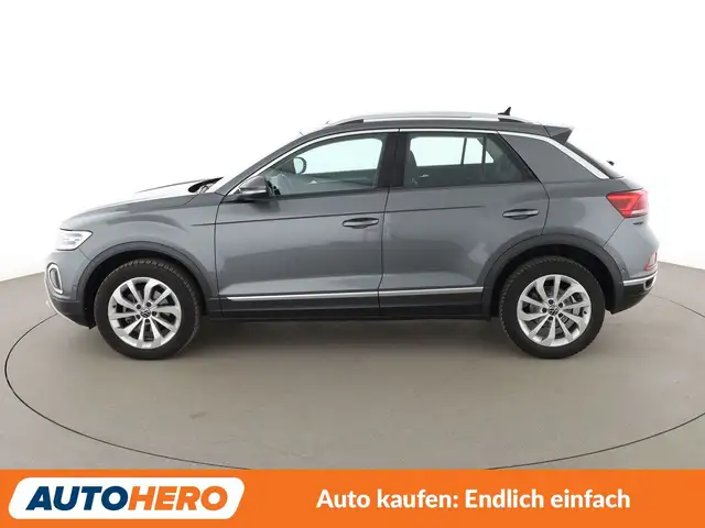 Volkswagen T-Roc view 3