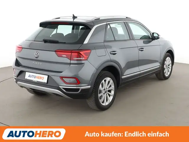 Volkswagen T-Roc view 6