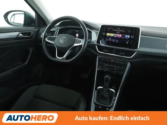 Volkswagen T-Roc view 13
