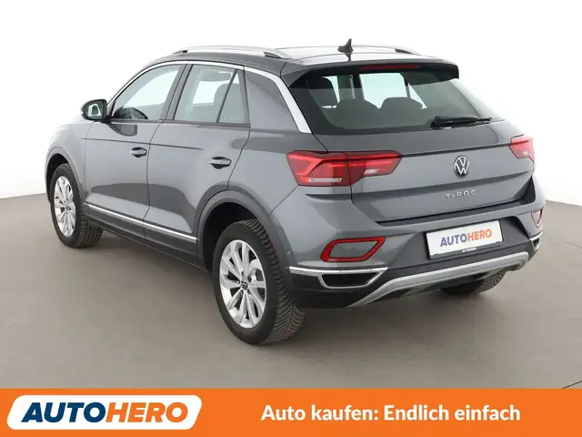 Volkswagen T-Roc view 4