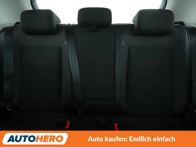 Volkswagen T-Roc view 15