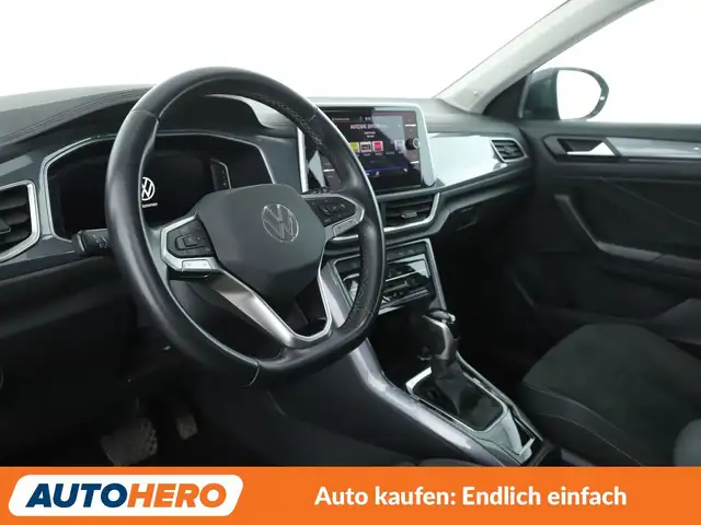 Volkswagen T-Roc view 11