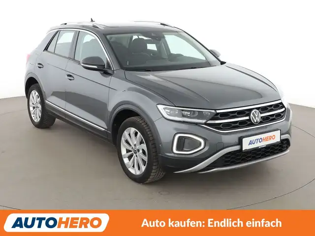 Volkswagen T-Roc view 8