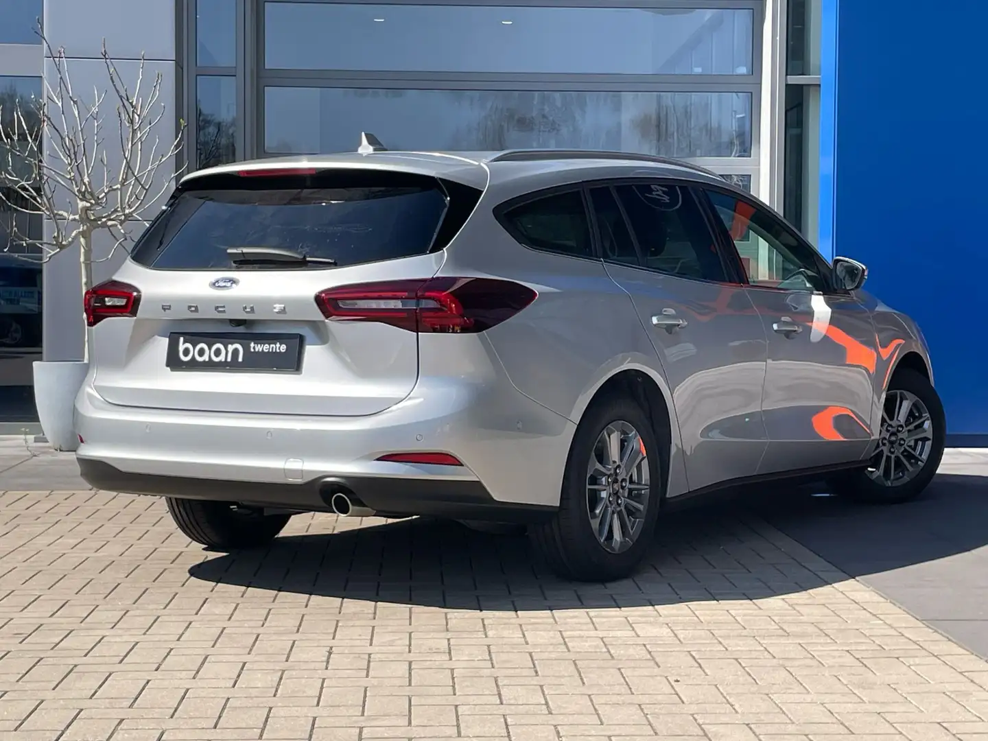 Ford Focus Wagon 1.0 EcoBoost Hybrid Titanium | Winter Pack | Argent - 2