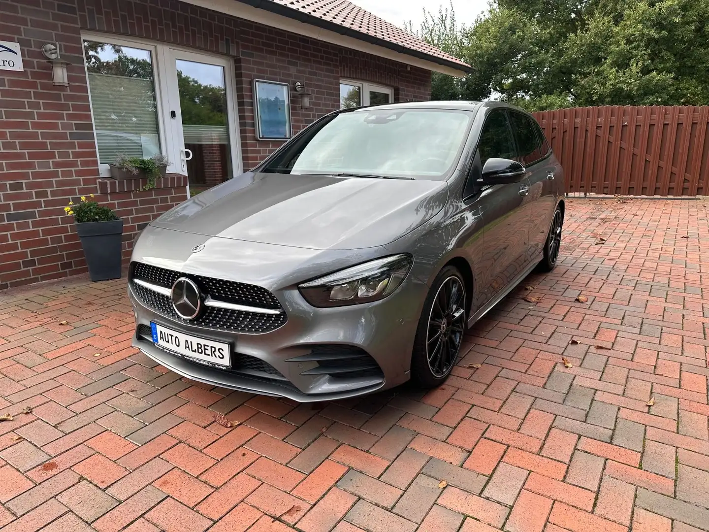 Mercedes-Benz B 200 AMG Autom., Night-Paket, uvm.!!! Gris - 1