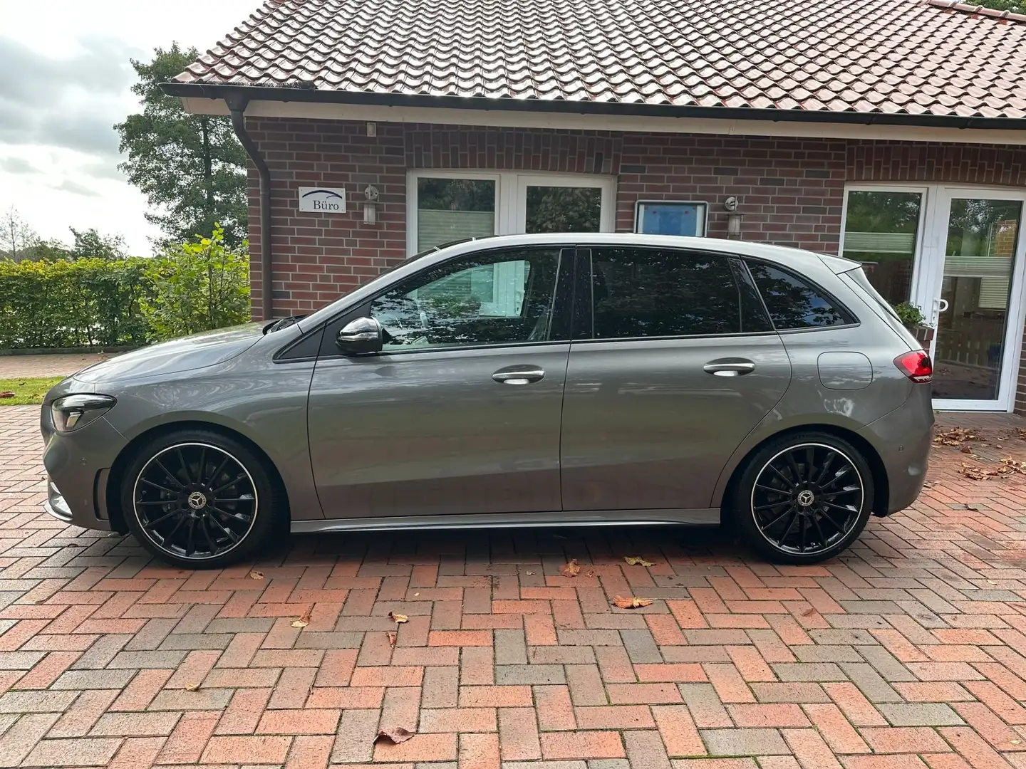 Mercedes-Benz B 200 AMG Autom., Night-Paket, uvm.!!! Gris - 2