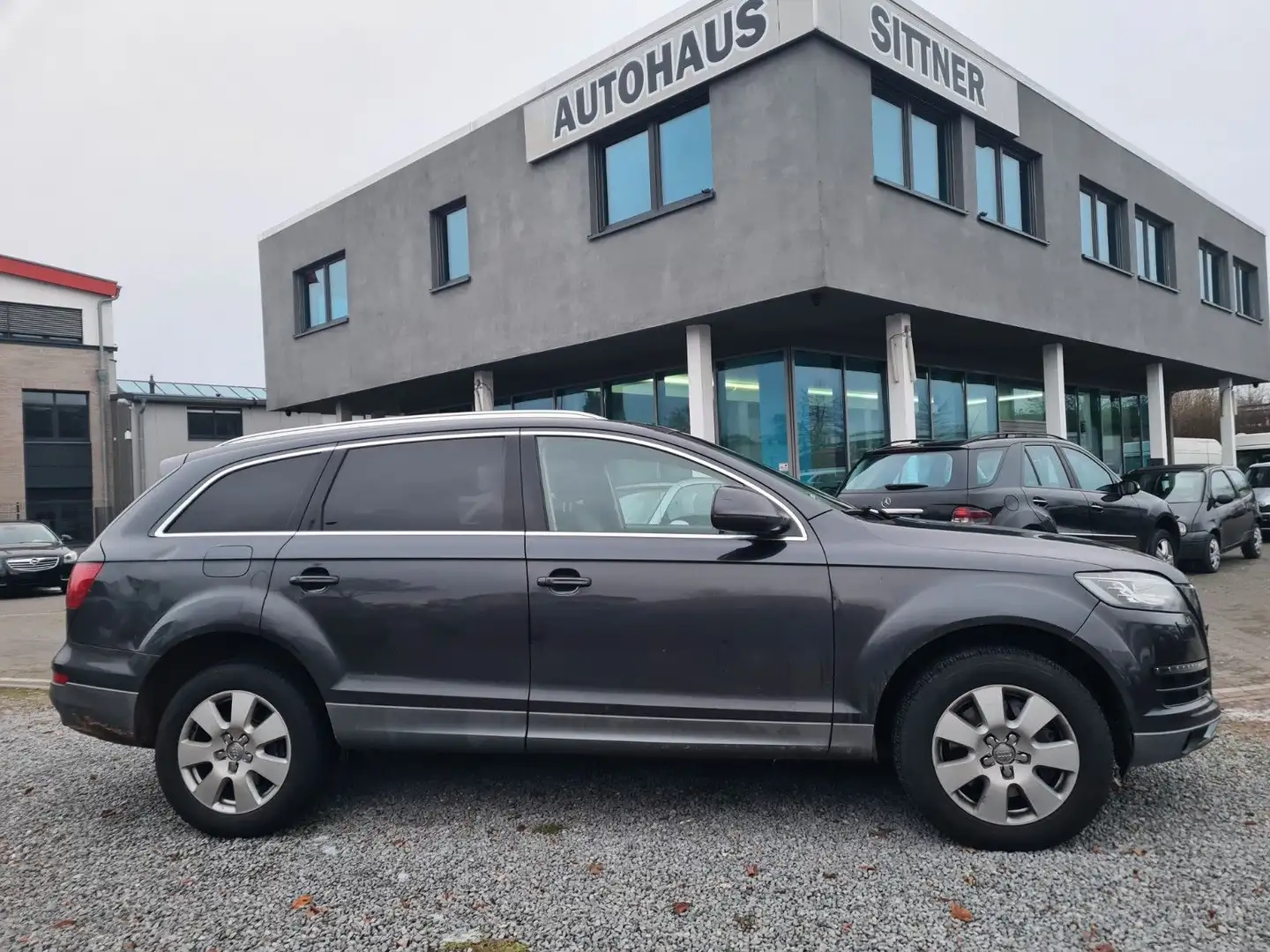 Audi Q7 3.0 TDI quattro Business-Paket Navi Bi-Xenon Šedá - 1