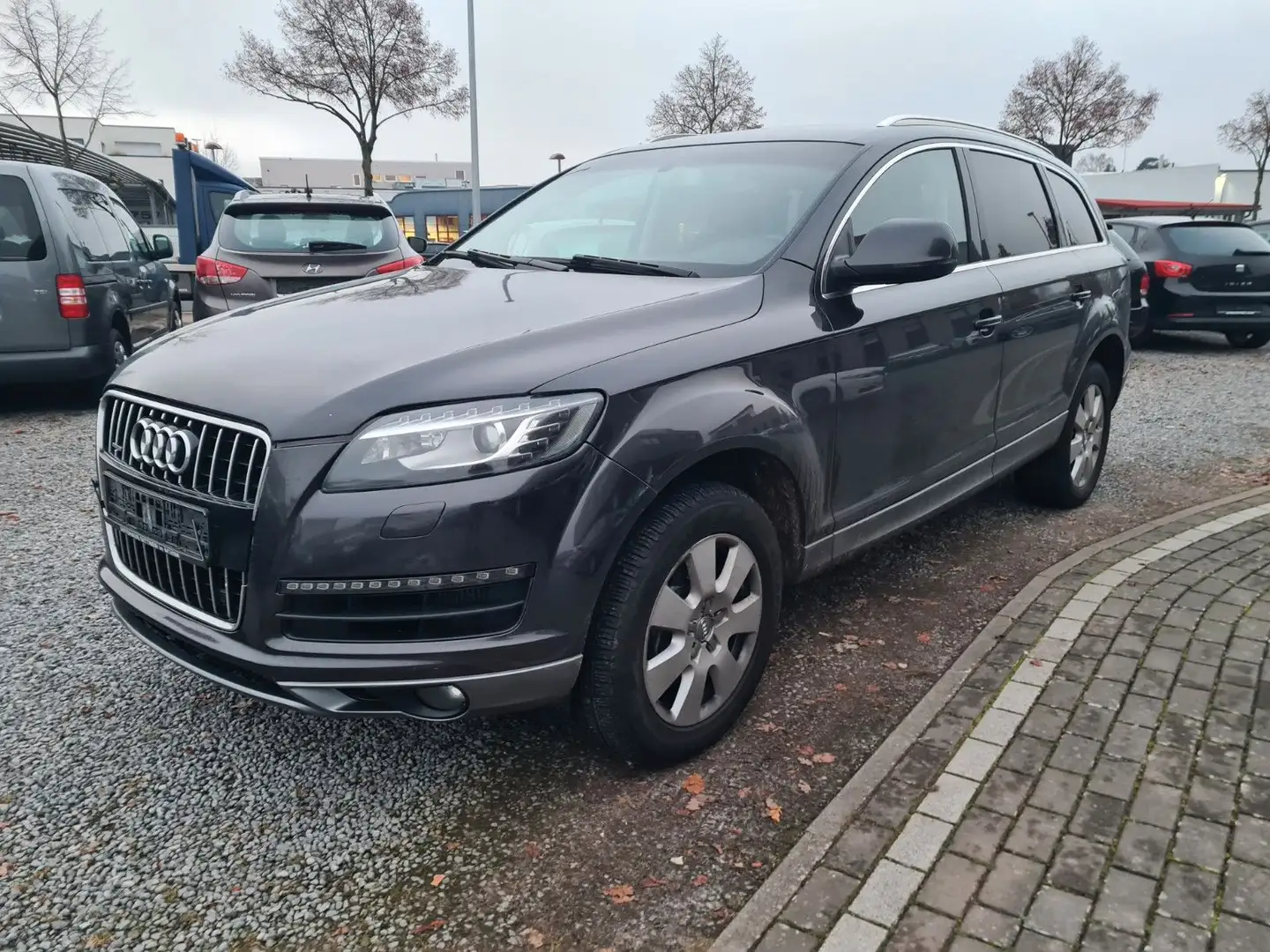 Audi Q7 3.0 TDI quattro Business-Paket Navi Bi-Xenon Šedá - 2