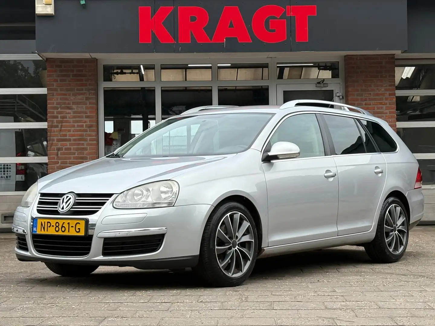 Volkswagen Golf Variant Trendline 1.4 TSI 122 pk - climate - cruise - lich Grijs - 1