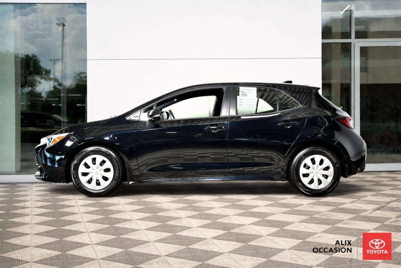 2024 Toyota Corolla SE CVT + CERTIFIÉ TOYOTA + 1 SEUL PROPRIO — снимка 1