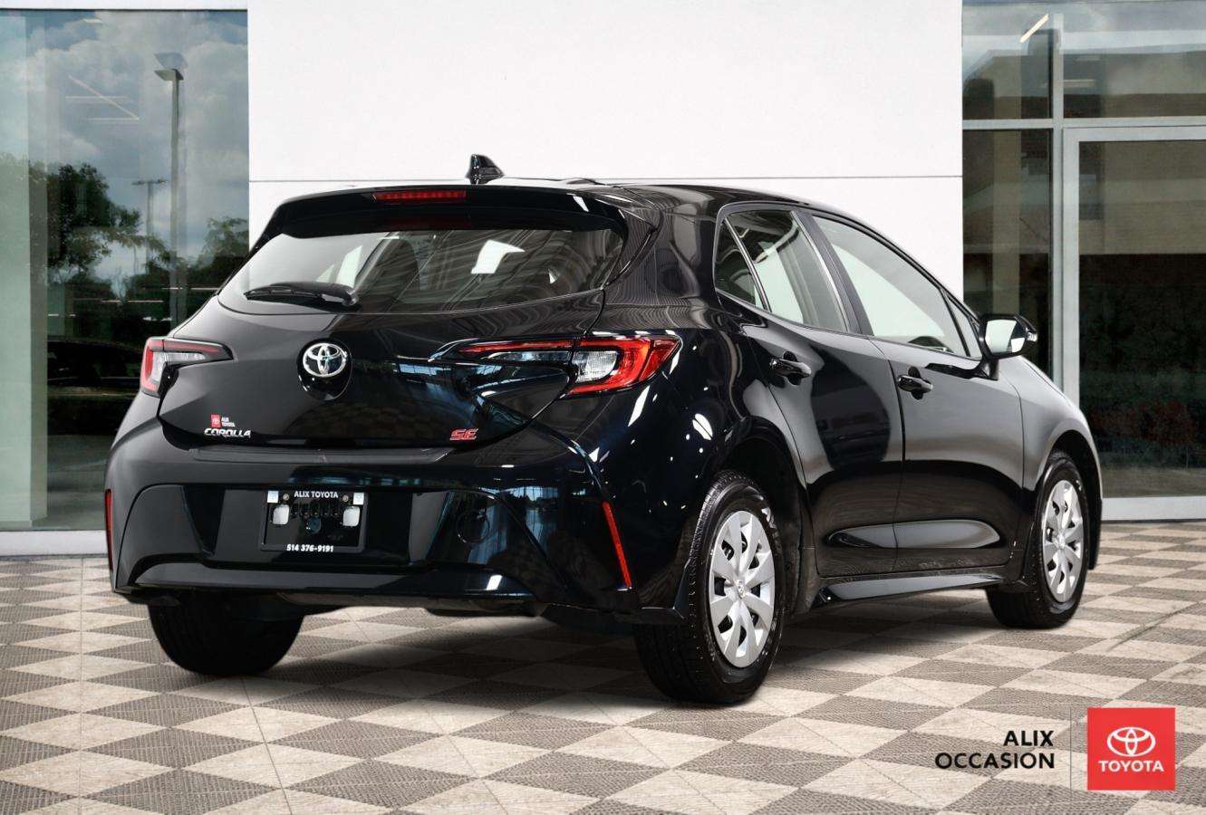2024 Toyota Corolla SE CVT + CERTIFIÉ TOYOTA + 1 SEUL PROPRIO — снимка 1