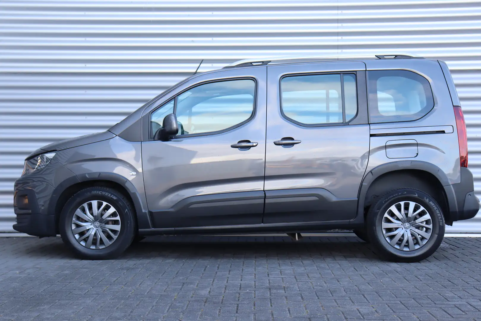 Peugeot Rifter 1.2 PURETECH 110PK ALLURE ROLSTOELAUTO / NAVI / CL Grijs - 2