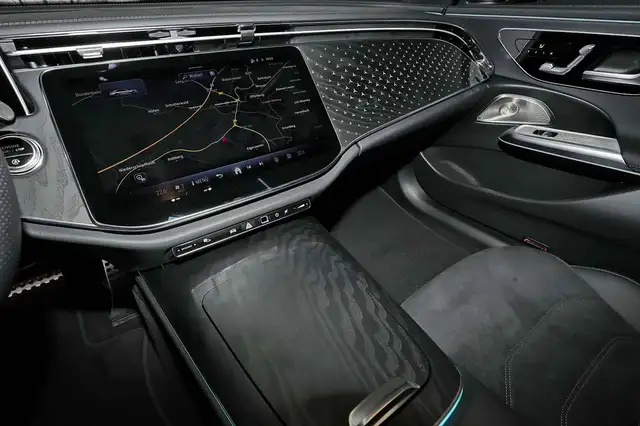 Mercedes-Benz E-Class view 10