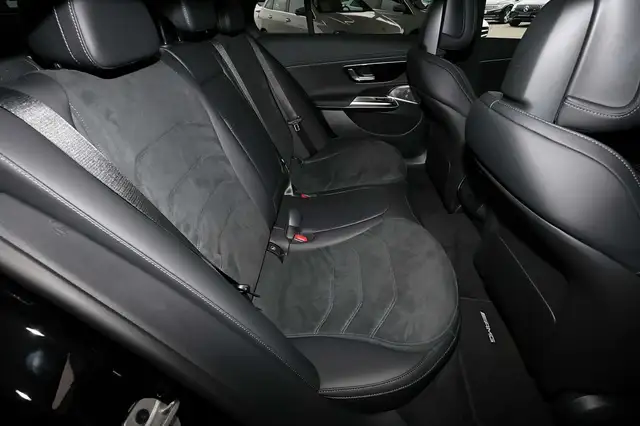 Mercedes-Benz E-Class view 6