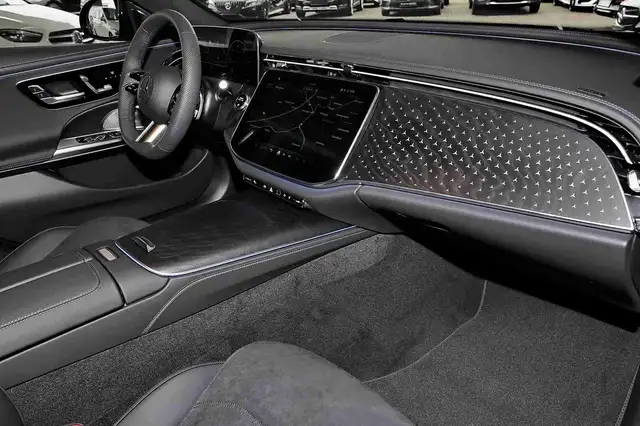Mercedes-Benz E-Class view 8