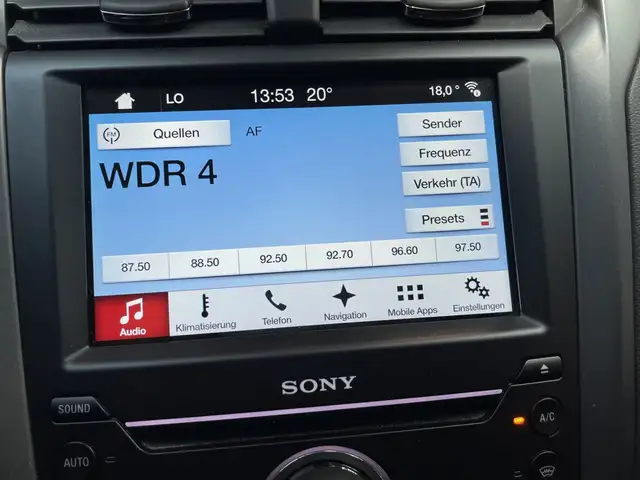 Ford Mondeo view 14