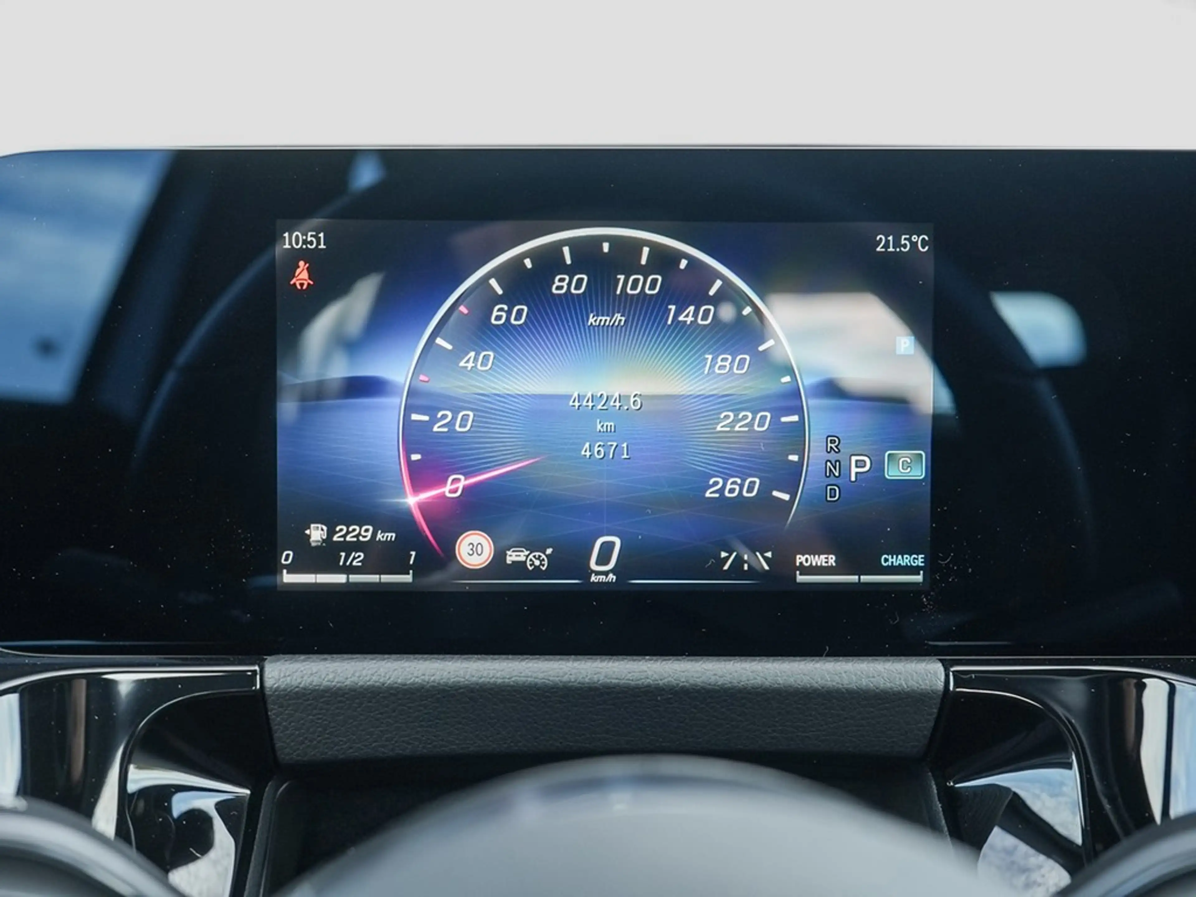 Mercedes-Benz GLA 200 Desingpaket Advanced *LED*AHK*Navi*Kamera*Kessy... — photo 14