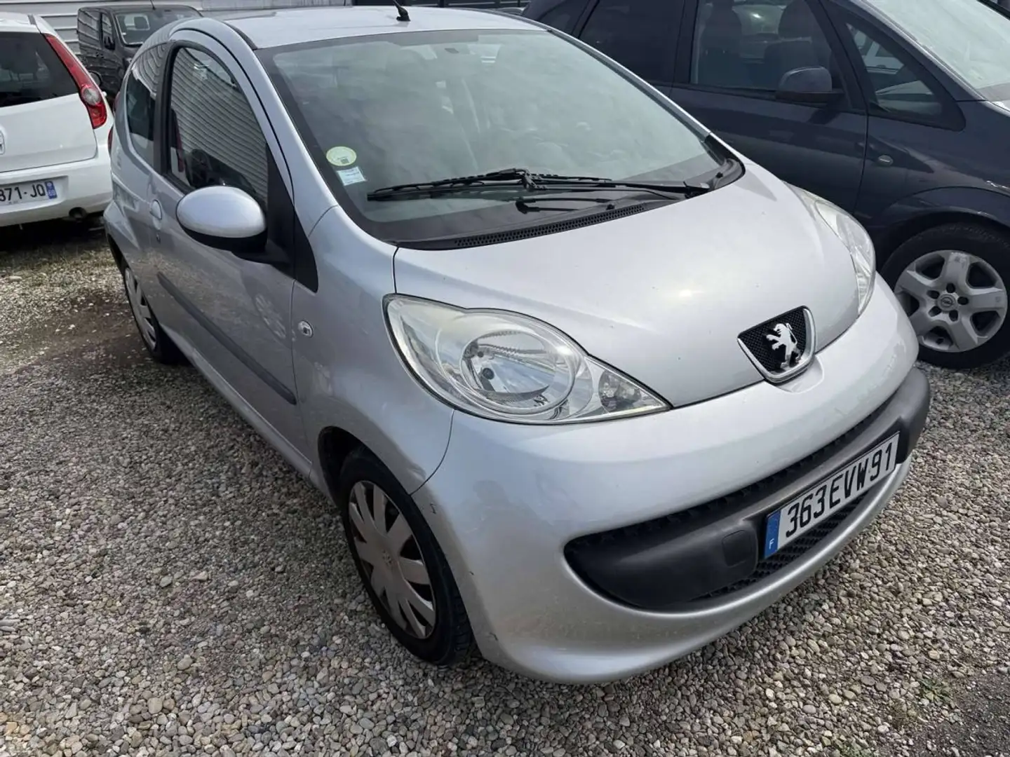 Peugeot 107 1.0 12v Trendy 3p Grau - 1