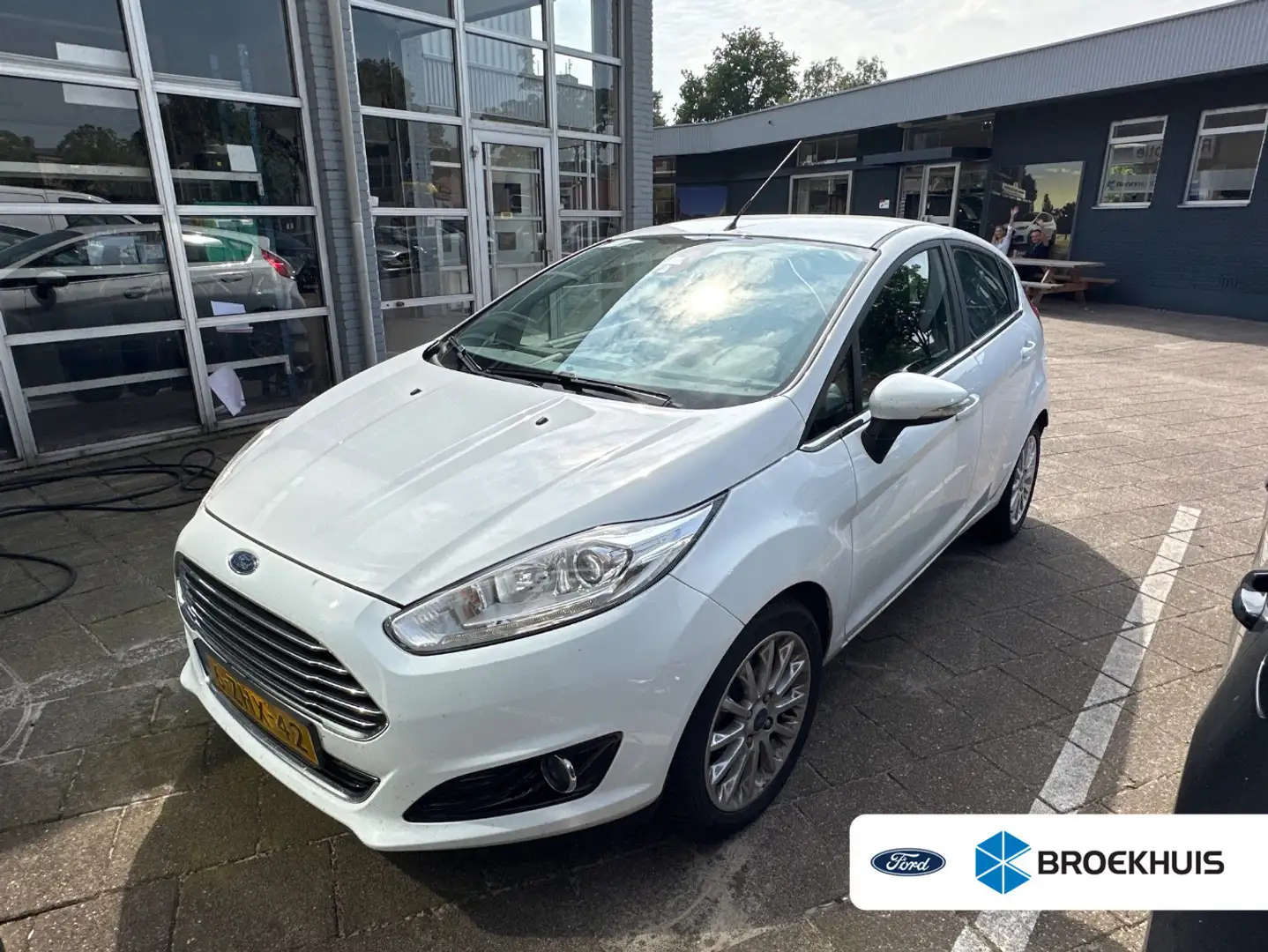 Ford Fiesta 1.0 EcoBoost Titanium X | Airco (automatisch) | Cr Wit - 1