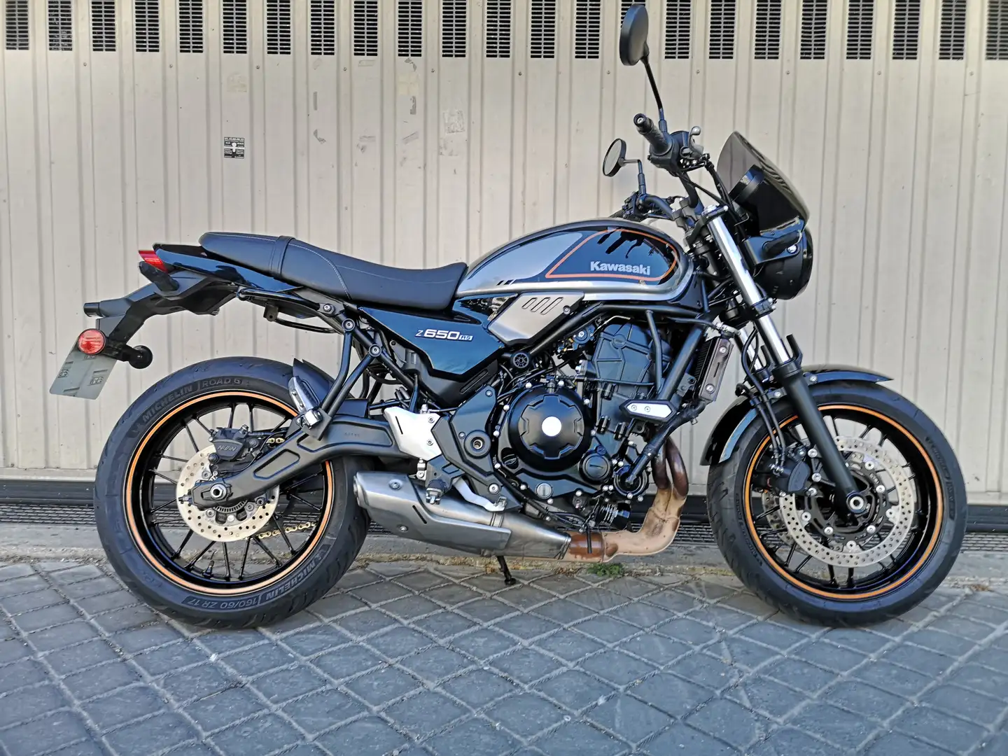Kawasaki Z 650 RS Gris - 1