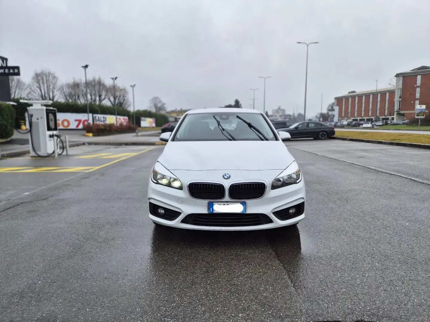 BMW 216 216d Weiß - 2
