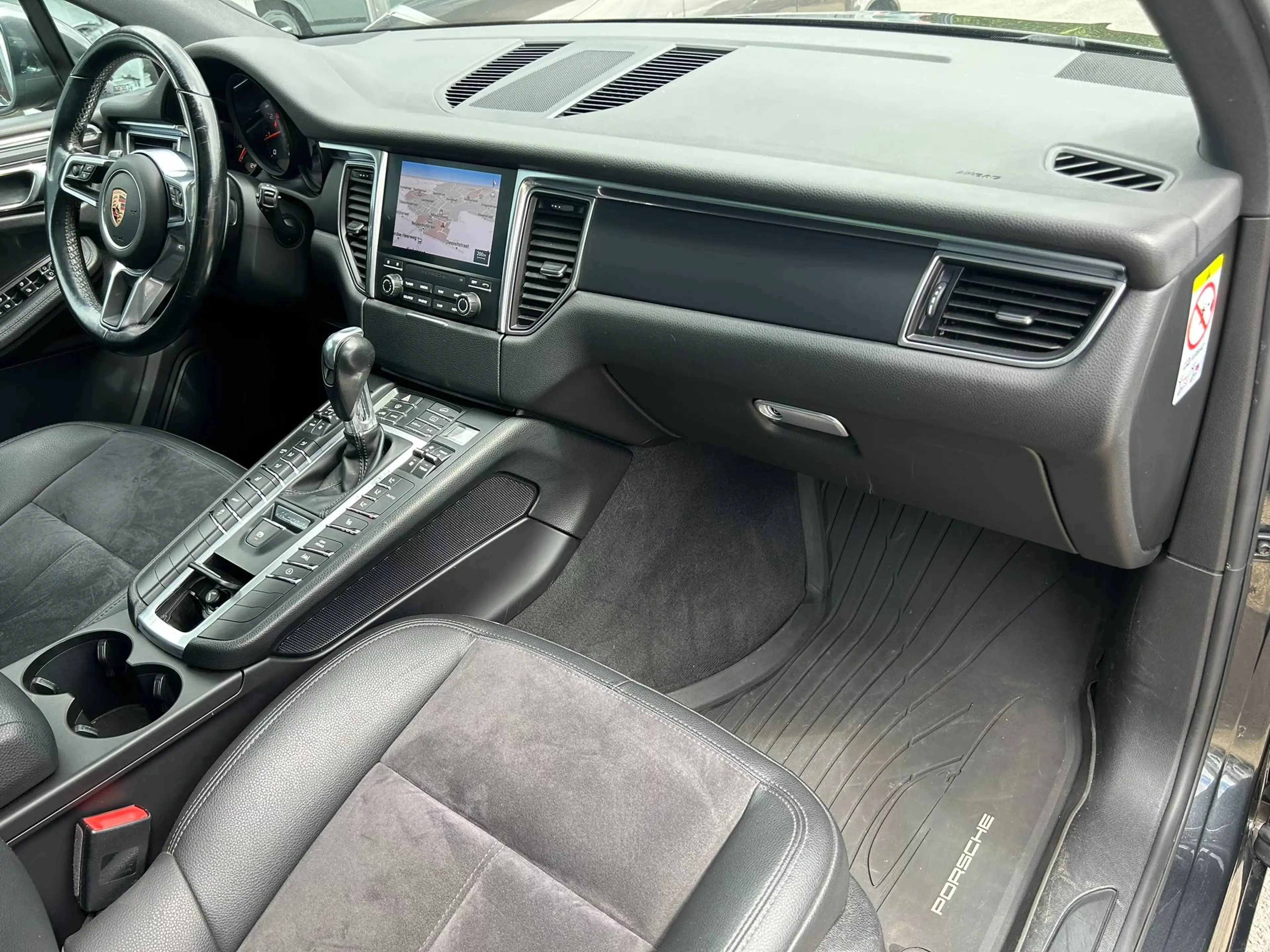 Porsche Macan Macan 2.0 Turbo PDK — photo 10