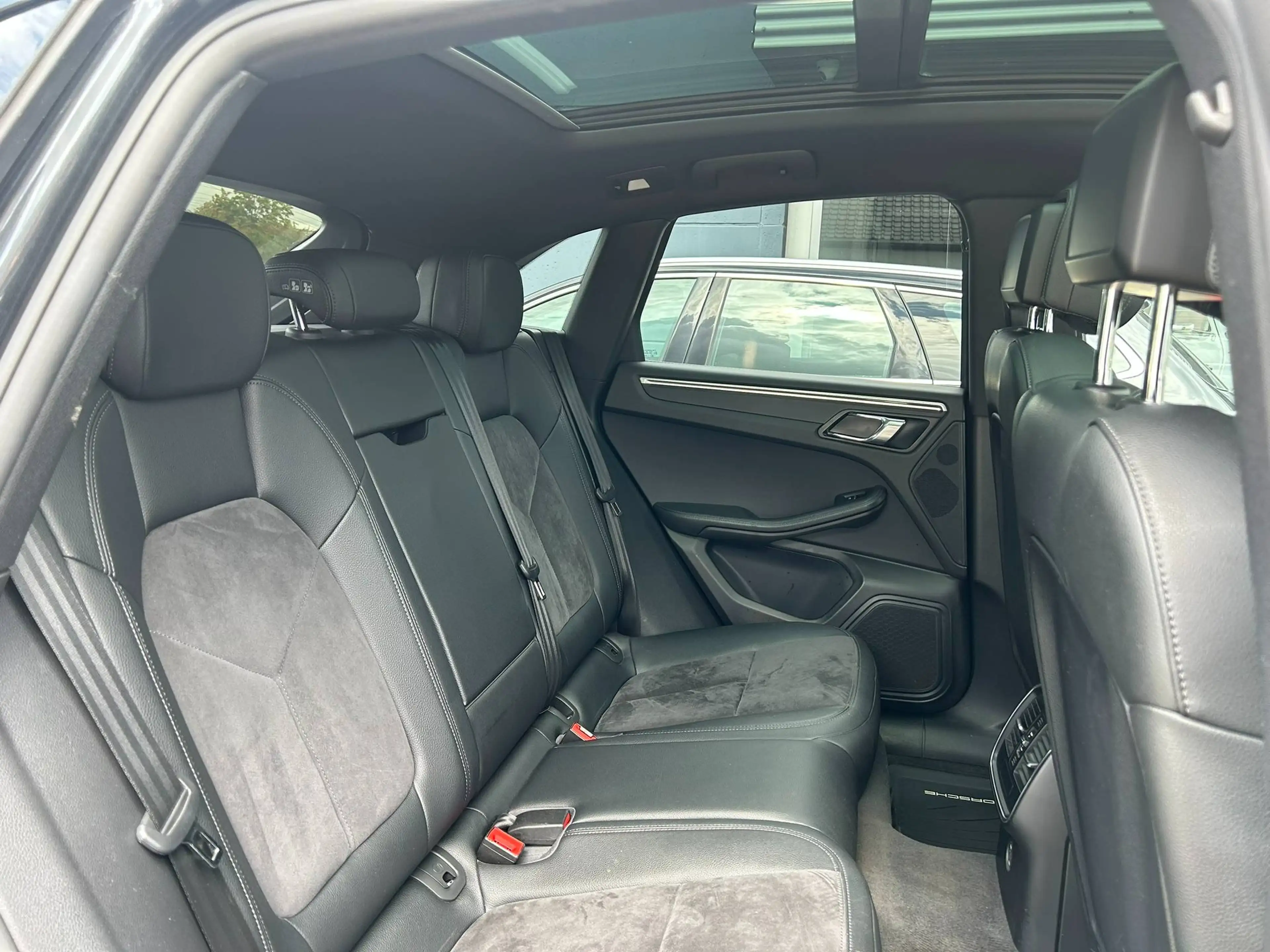 Porsche Macan Macan 2.0 Turbo PDK — photo 12