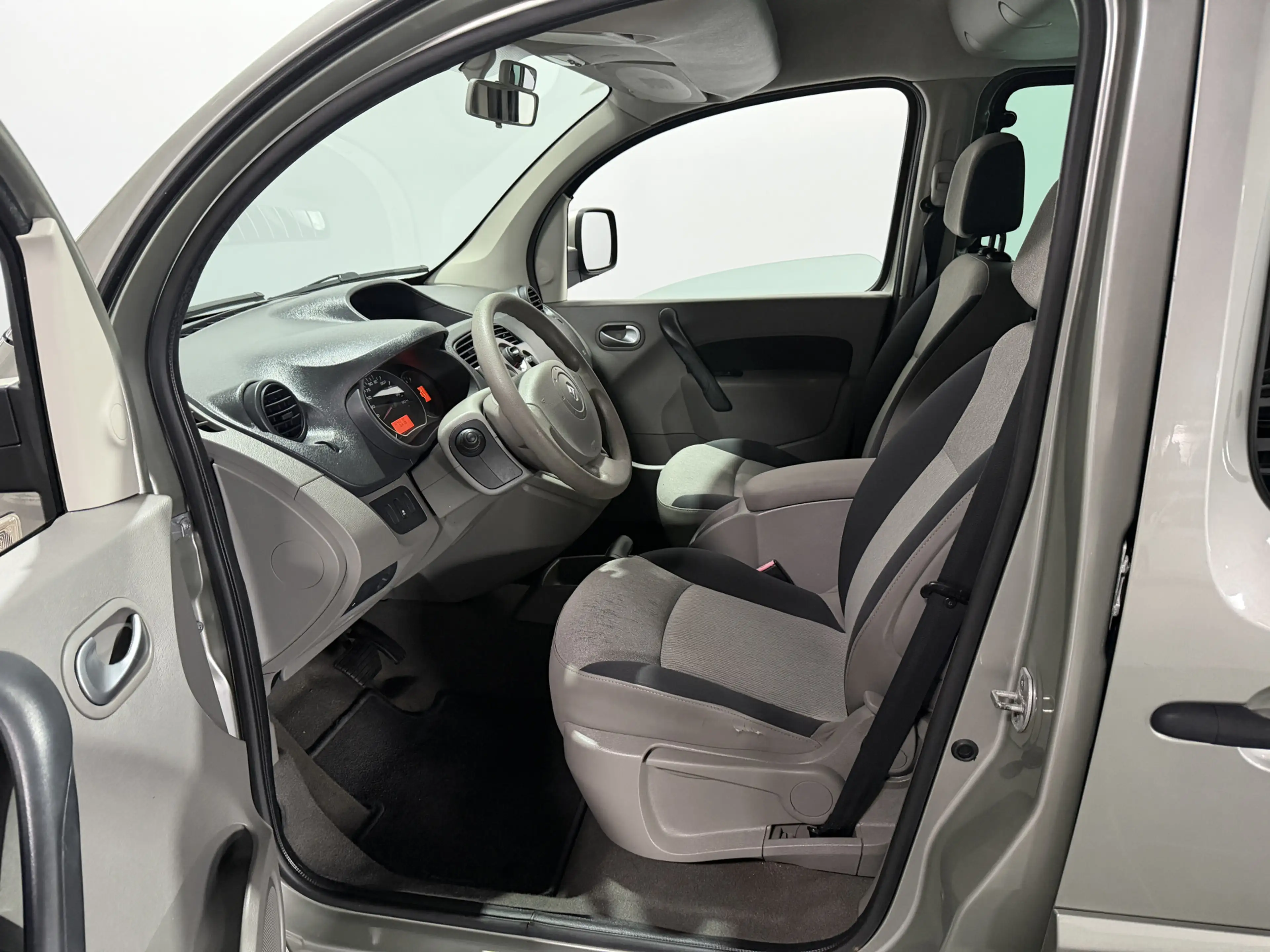 Renault Kangoo Family 1.6-16V Privilège - Automaat - 5 pers. — photo 17