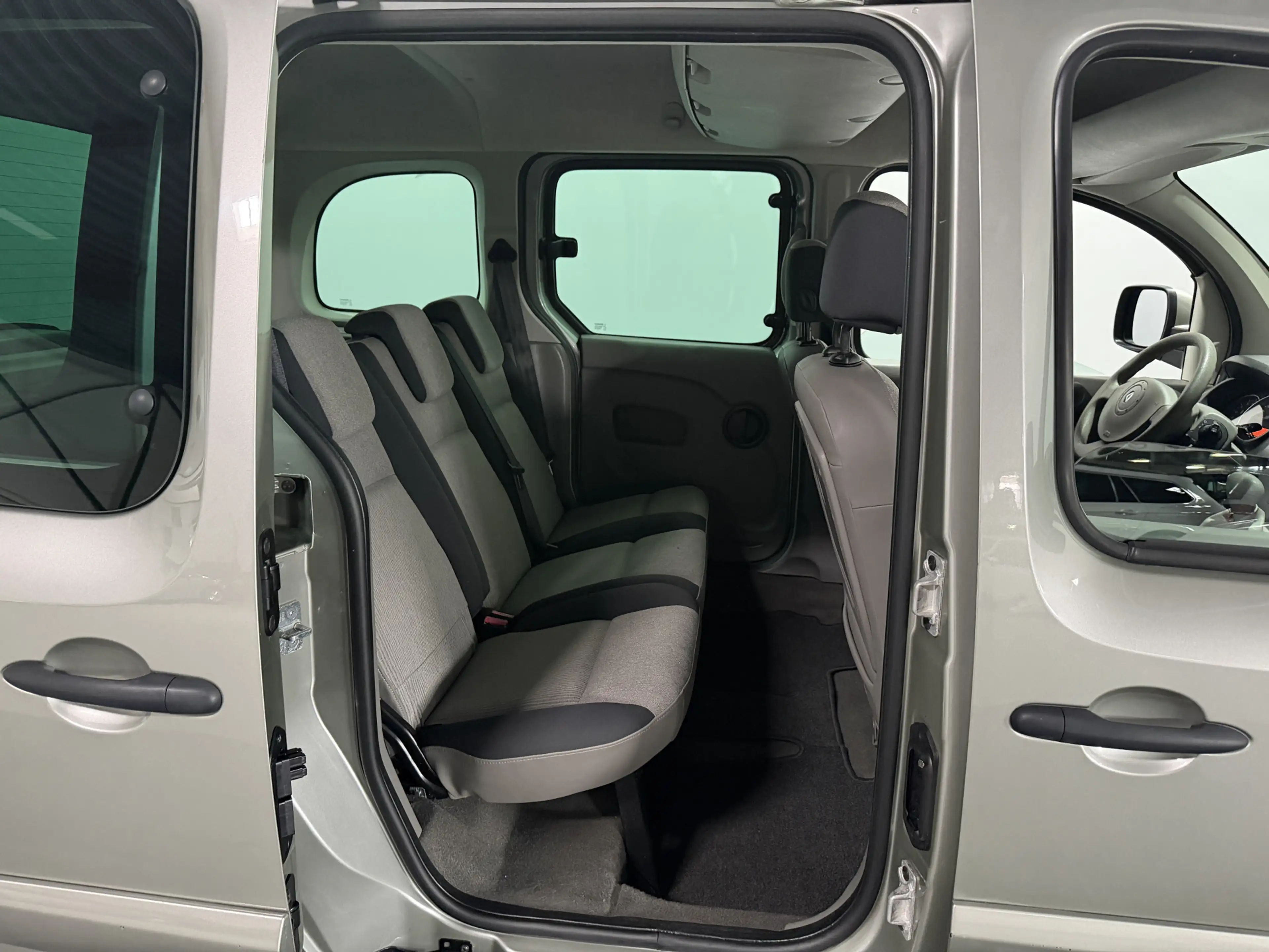 Renault Kangoo Family 1.6-16V Privilège - Automaat - 5 pers. — photo 20
