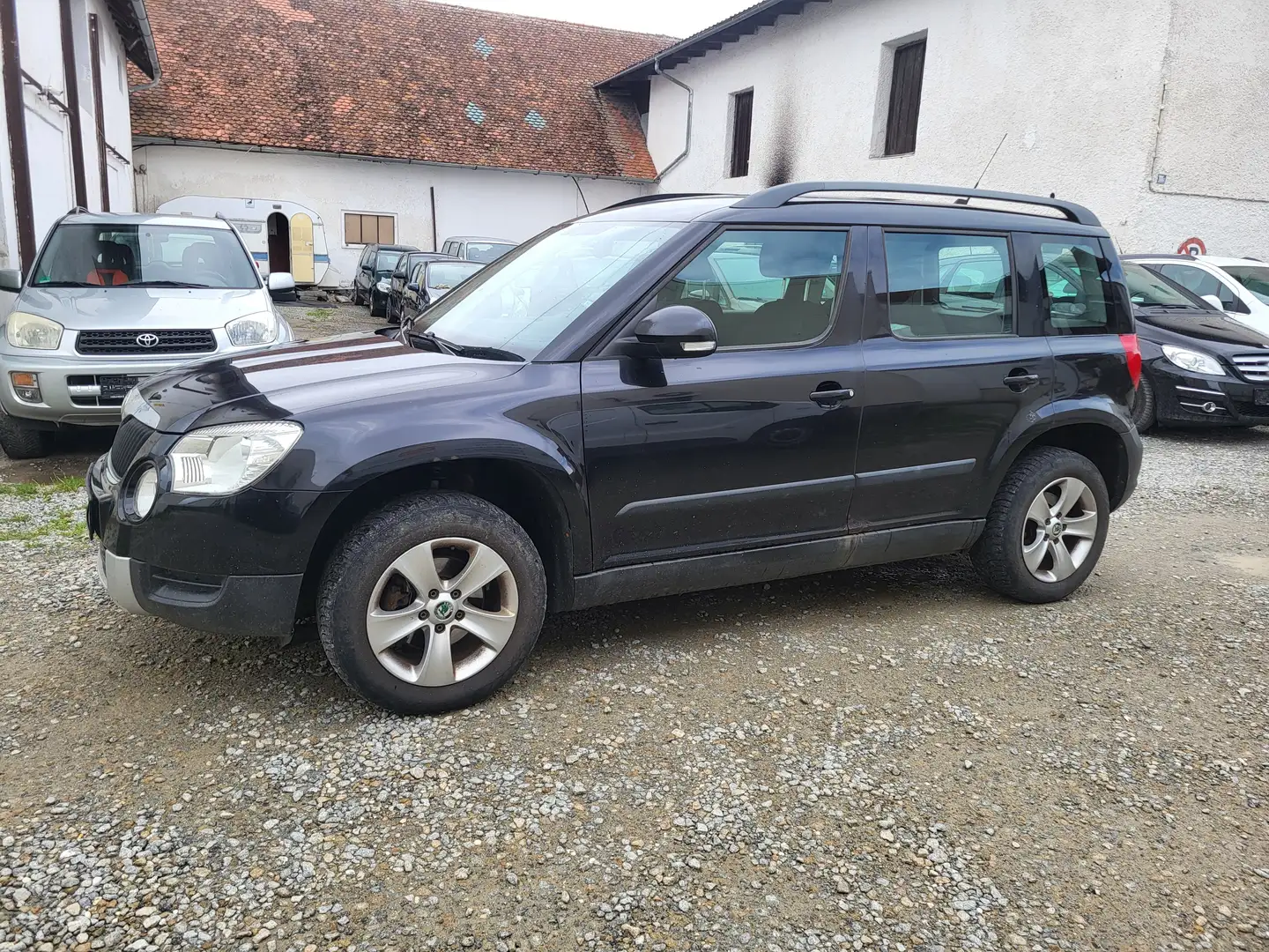 Skoda Yeti Ambition 4x4 Schwarz - 2