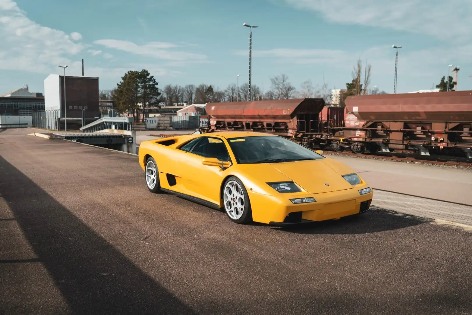 Lamborghini Diablo 6.0 VT *MATCHING NUMBERS/PRESS CAR/NO. 1 OF 343* Galben - 1