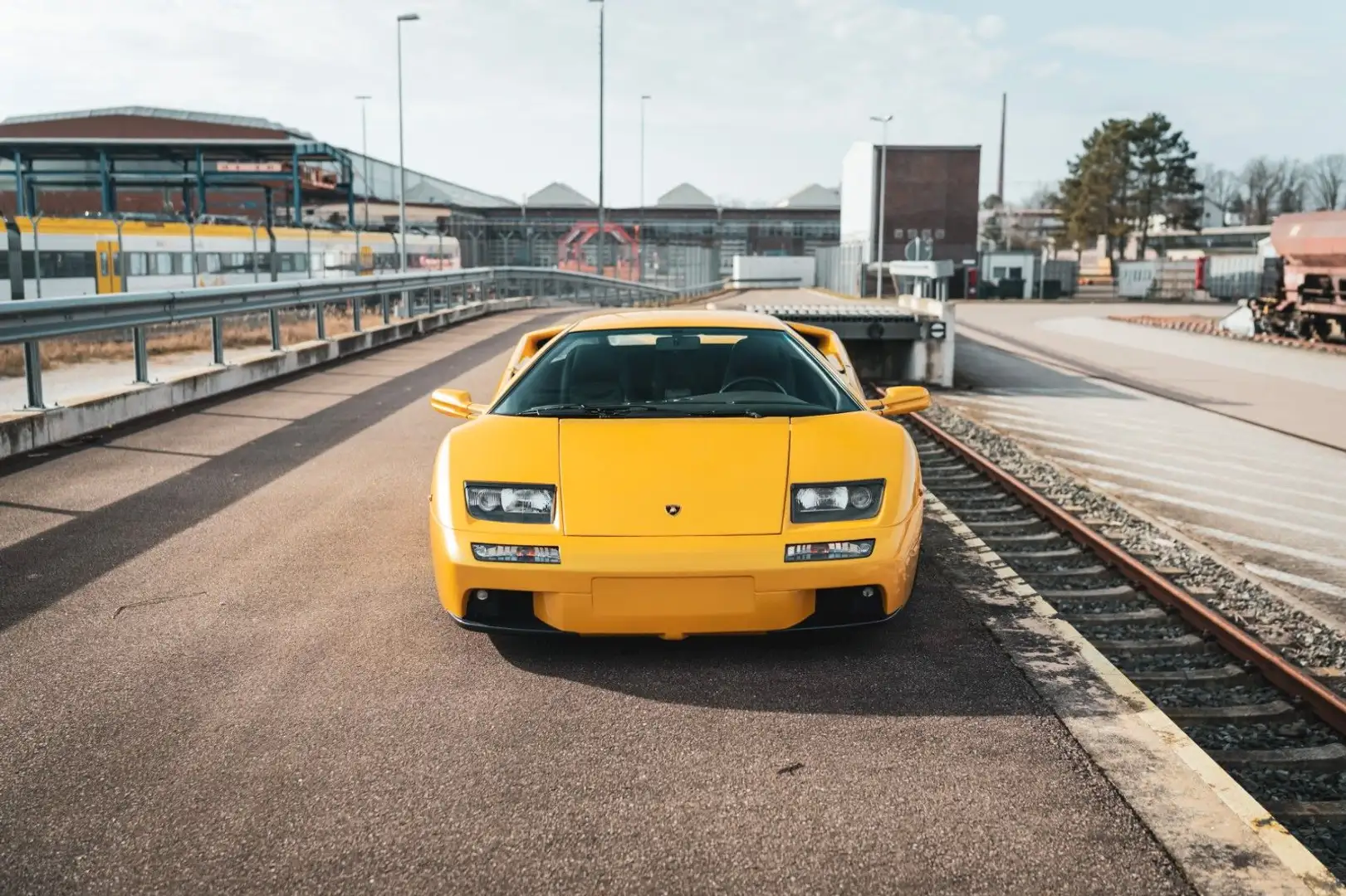 Lamborghini Diablo 6.0 VT *MATCHING NUMBERS/PRESS CAR/NO. 1 OF 343* Geel - 2