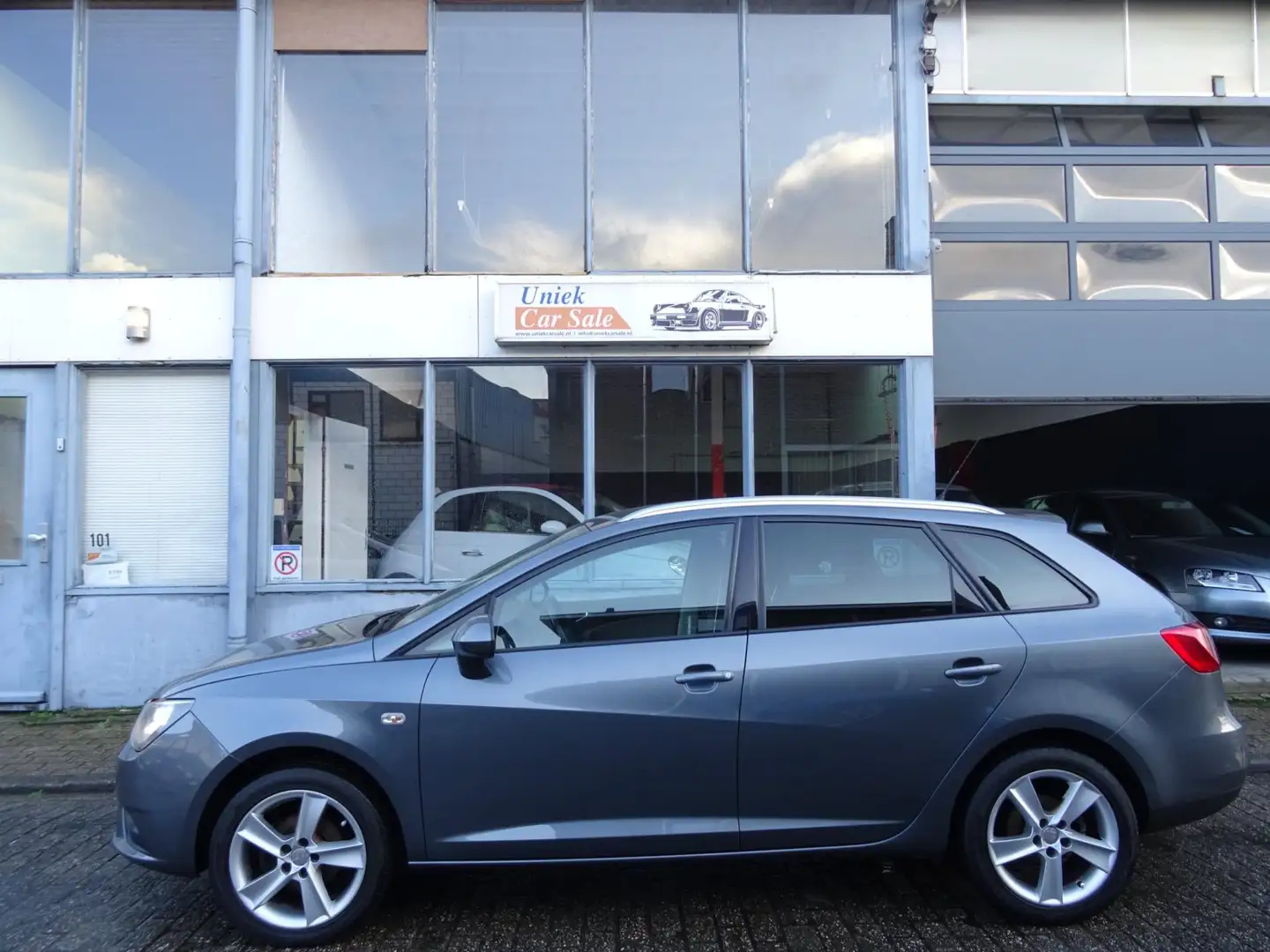 SEAT Ibiza ST 1.2 TSI Chill Out Grijs - 2