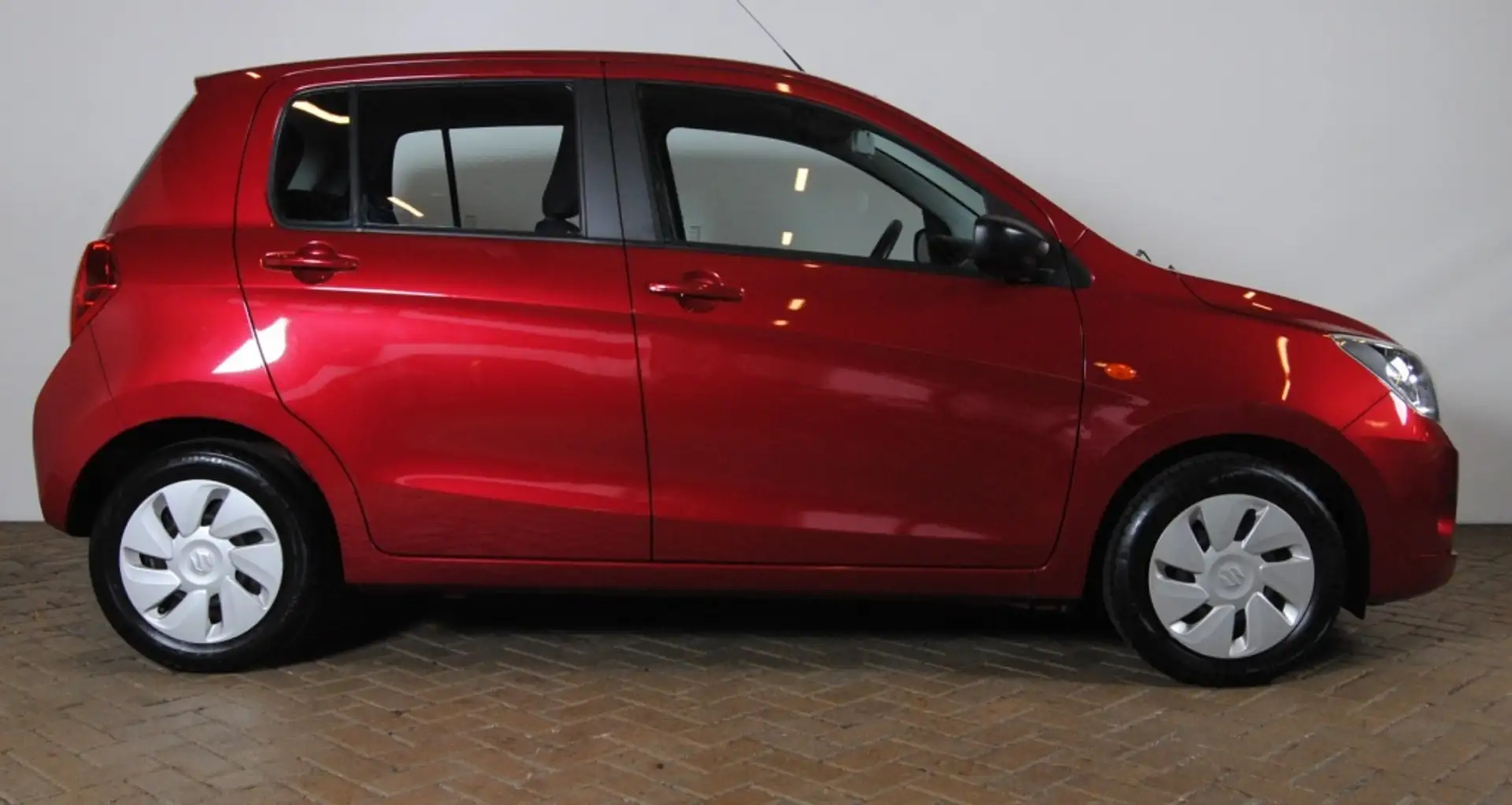 Suzuki Celerio 1.0 Comfort Bluetooth! Rouge - 2