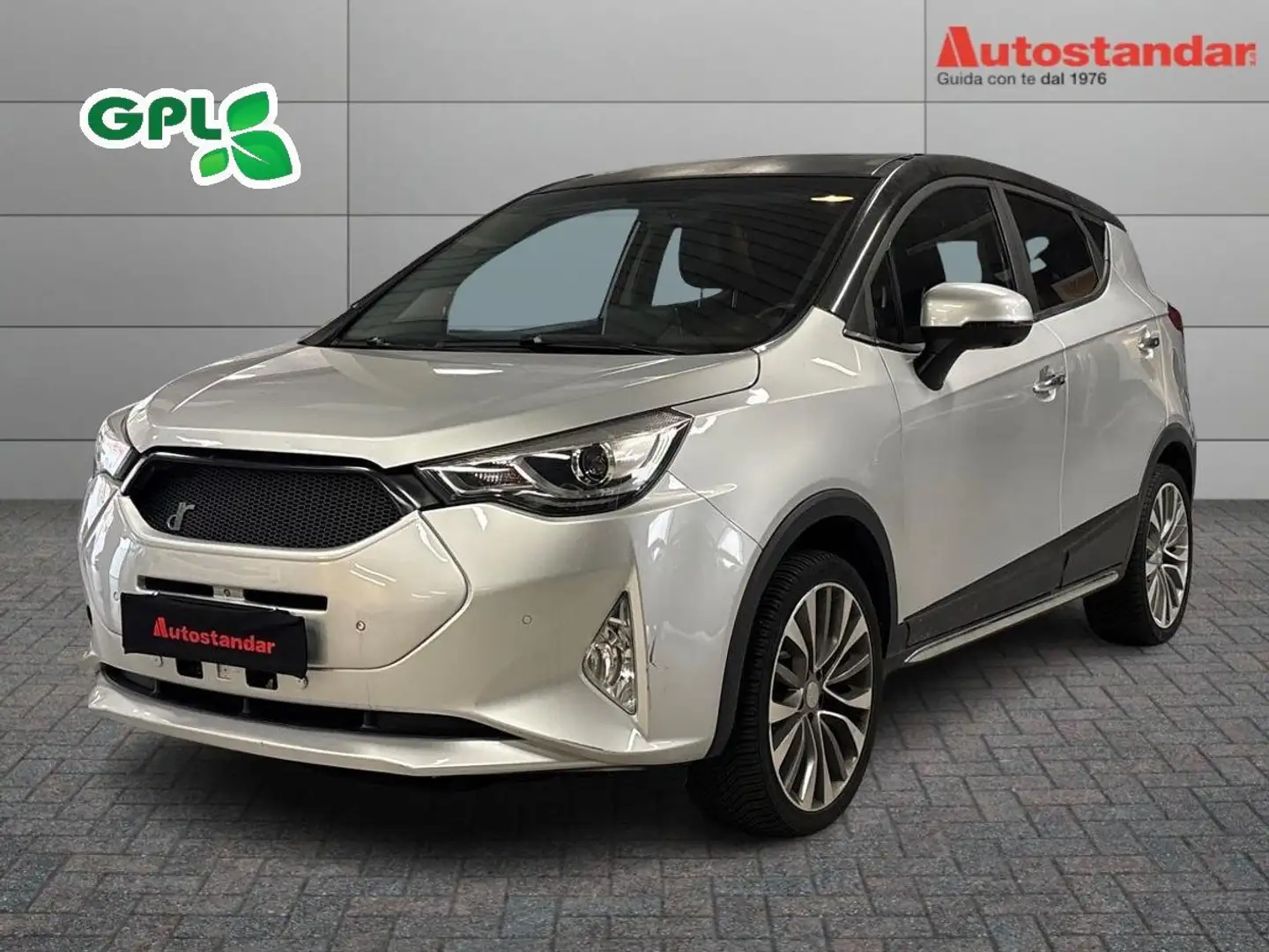 DR Automobiles DR4 DR 4 1.6 Gpl 115cv Silber - 1