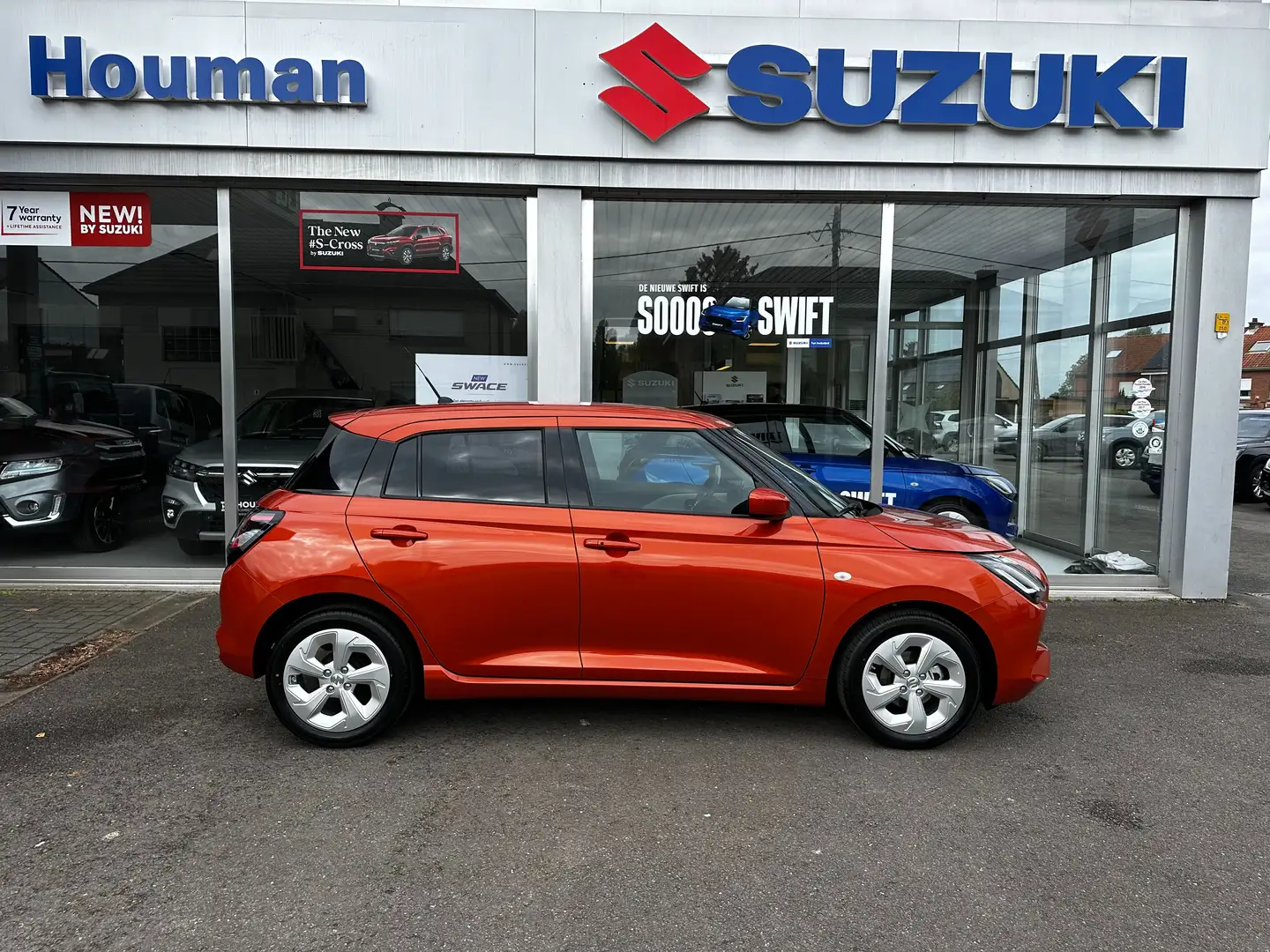 Suzuki Swift New MY24 1.2L GL+ manueel Oranje - 2